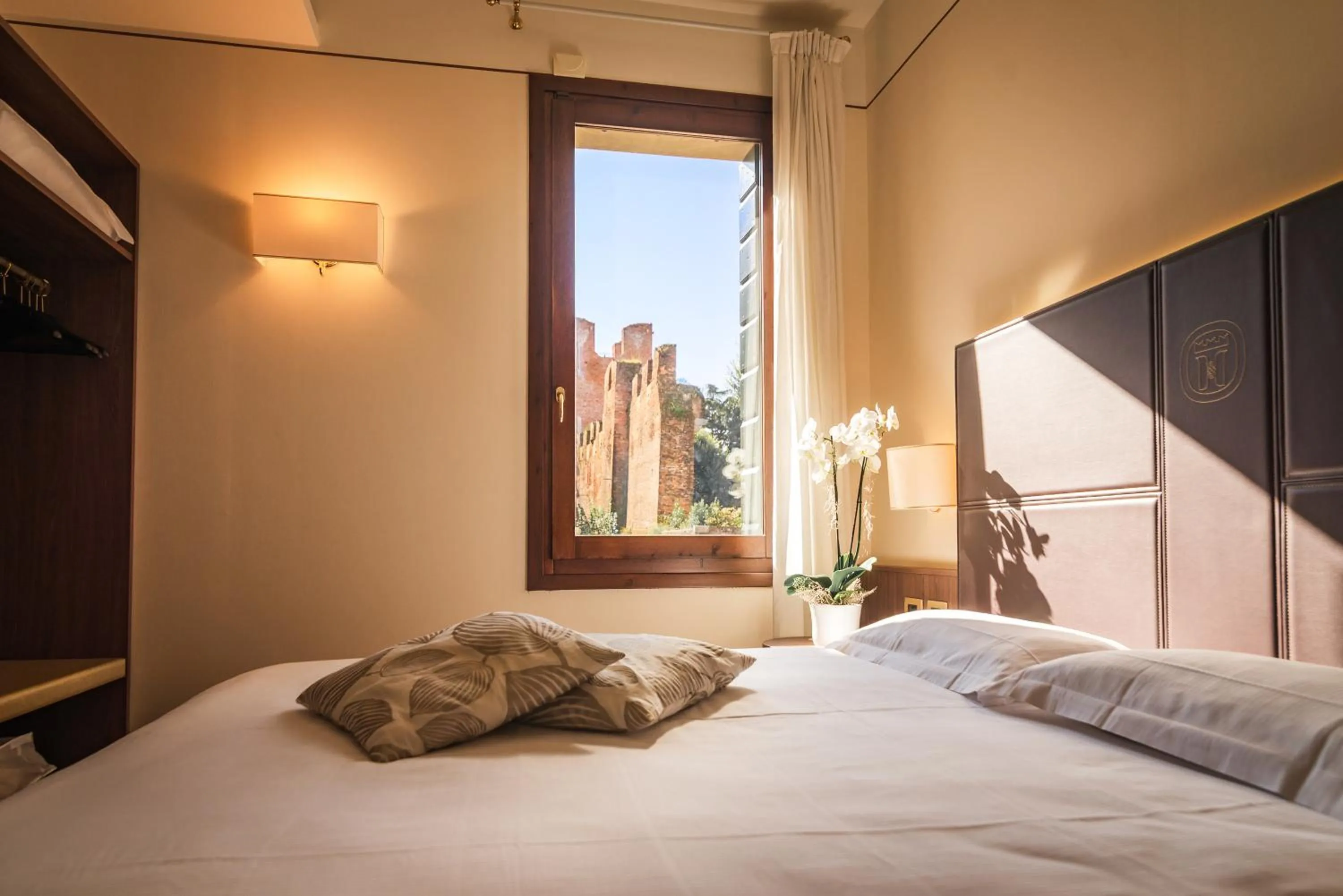 Bedroom, Bed in Hotel Alla Torre