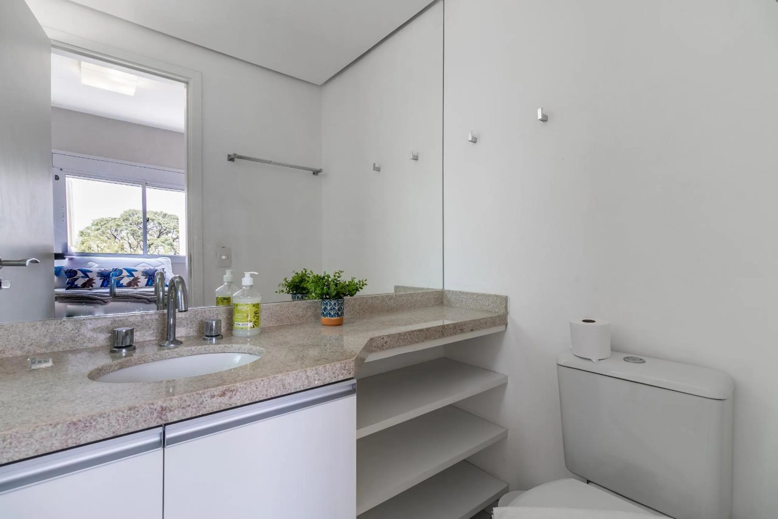 Bathroom in Akile Hype