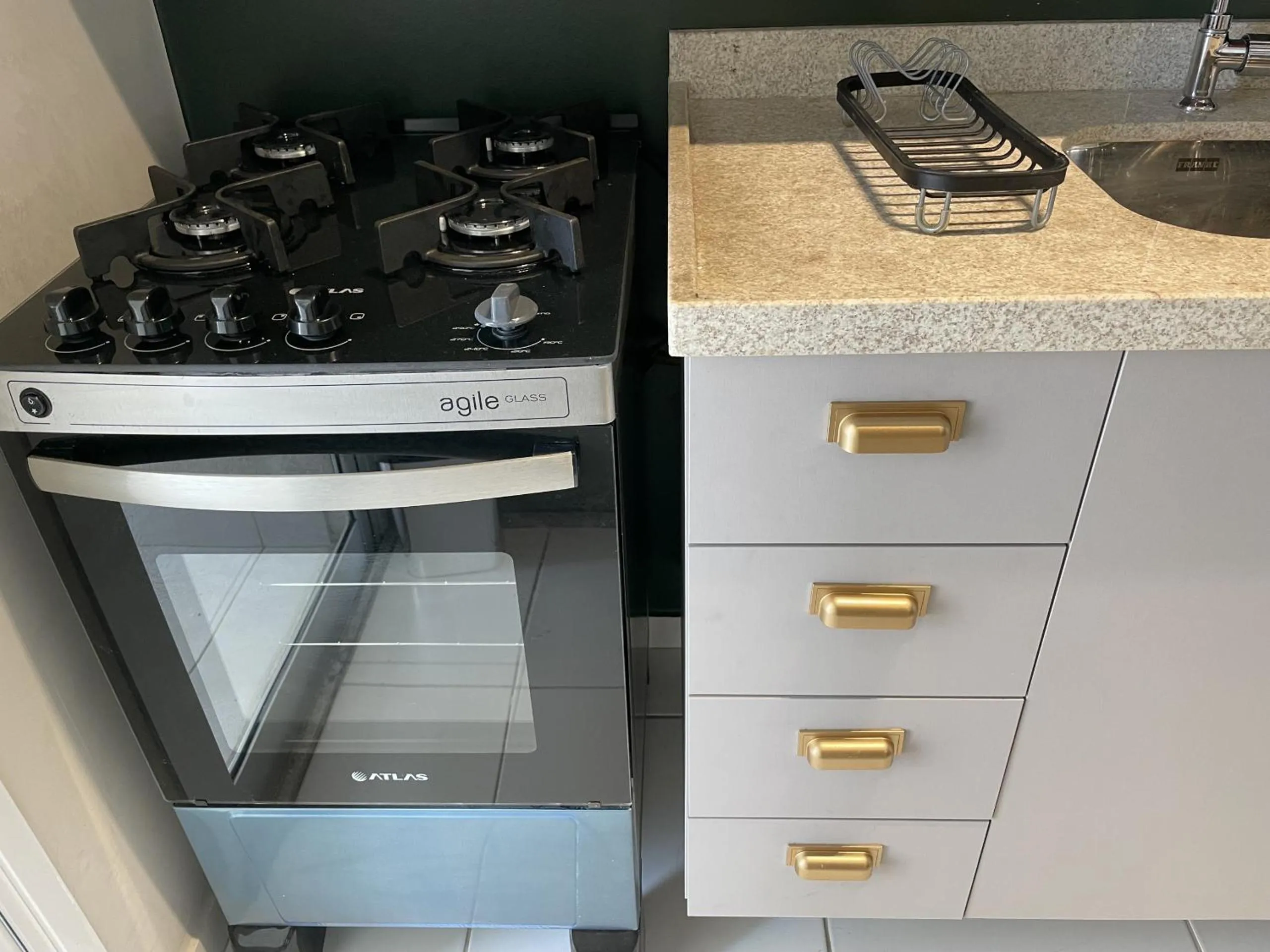 Kitchen or kitchenette in Akile Hype