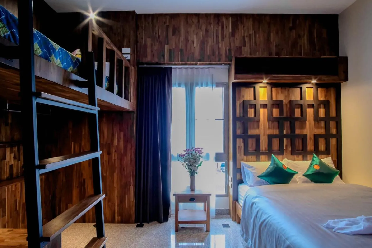 Photo of the whole room, Bed in Cha Li's Family Hotel&Hostel