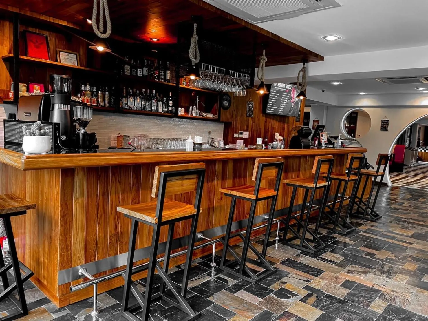 Lounge or bar in Cha Li's Family Hotel&Hostel