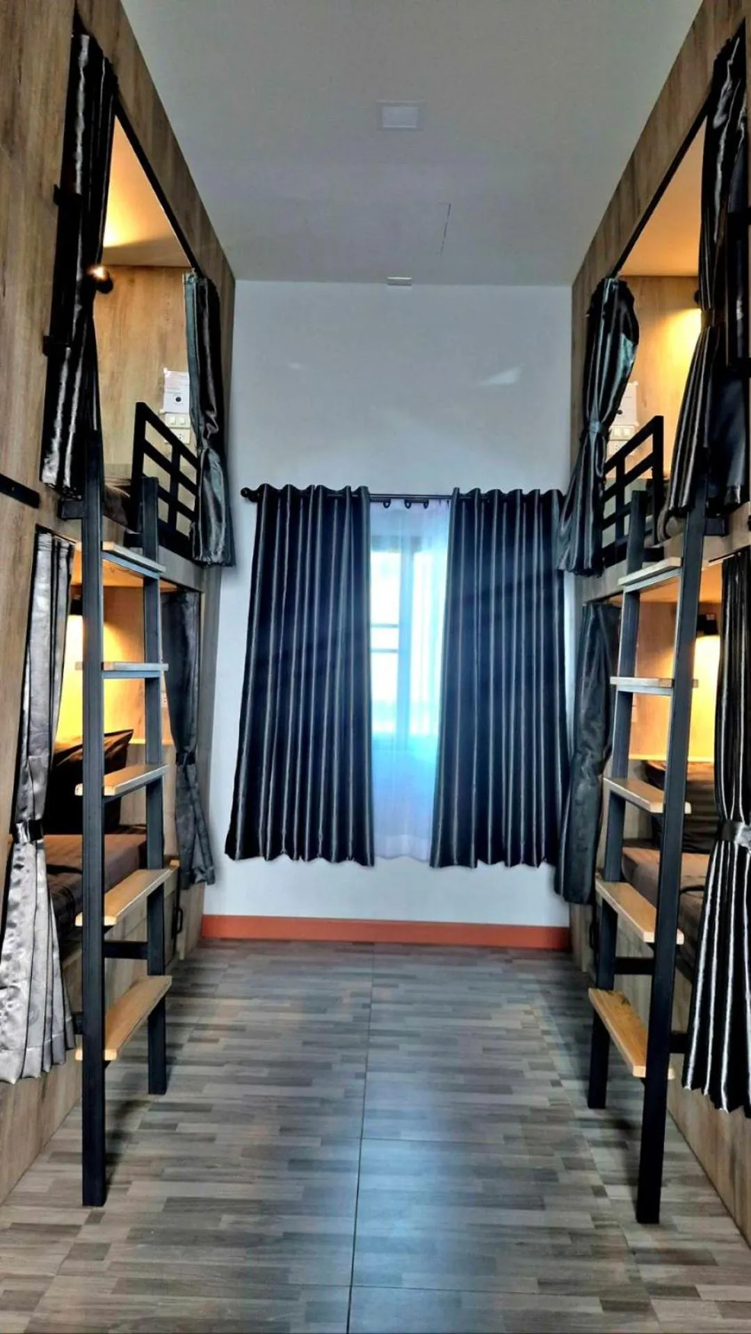 Property building, Bed in Cha Li's Family Hotel&Hostel