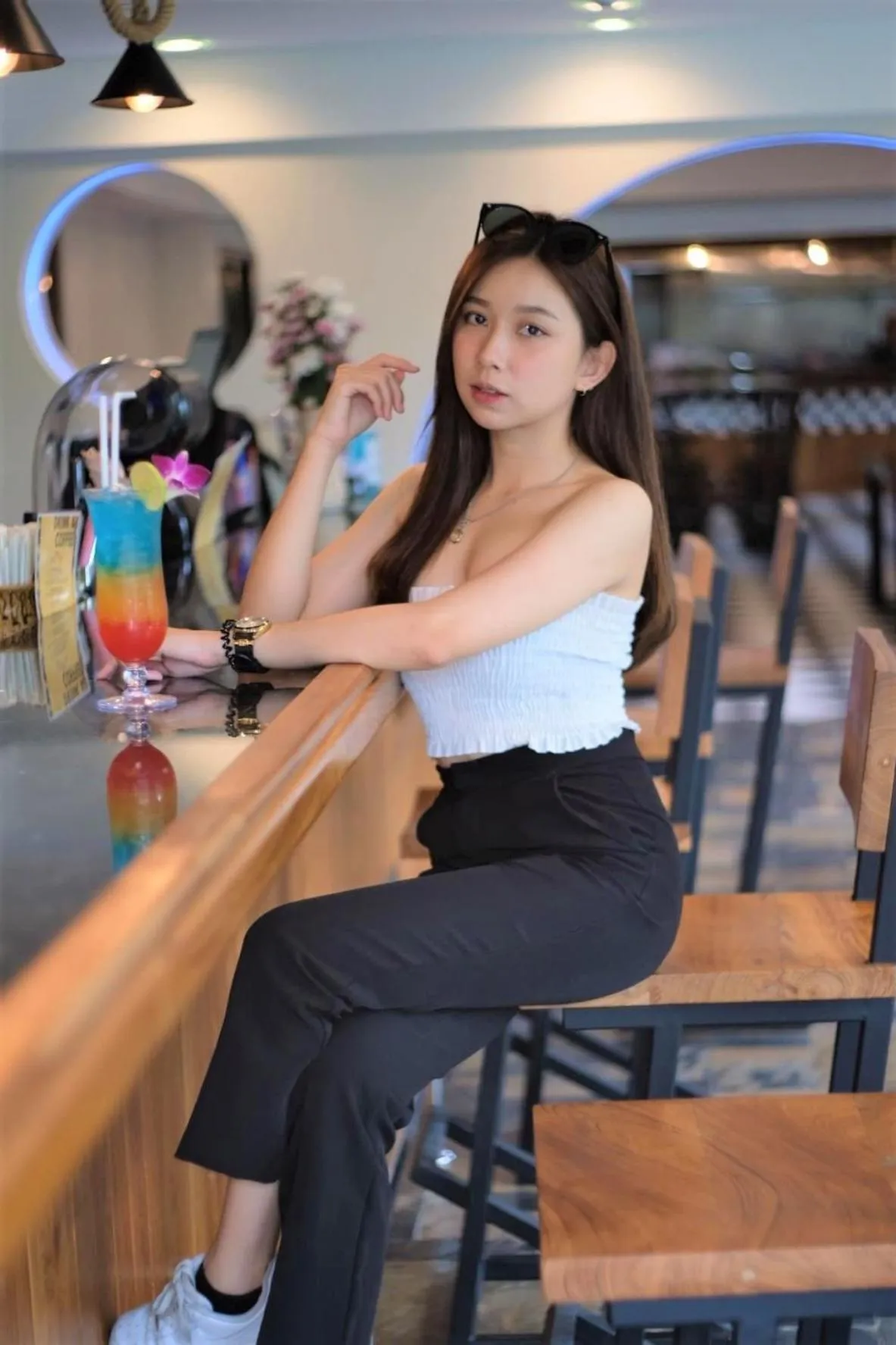 People in Cha Li's Family Hotel&Hostel