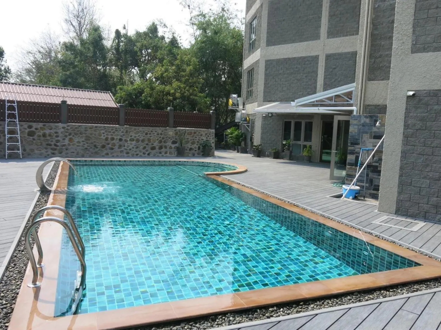 Swimming pool in Cha Li's Family Hotel&Hostel