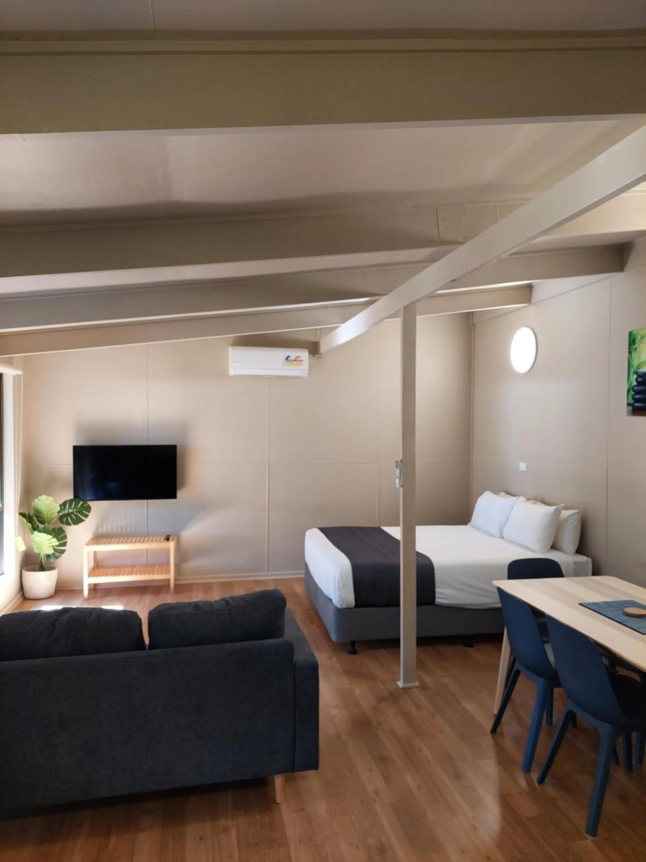 Living room, Bed in Robe Holiday Park