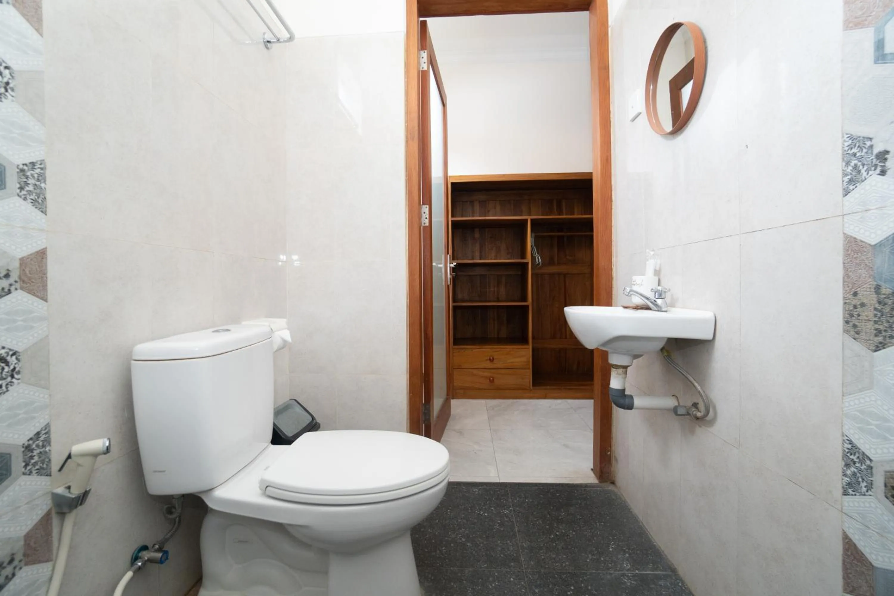 Toilet in PAK'VO'HOUSE