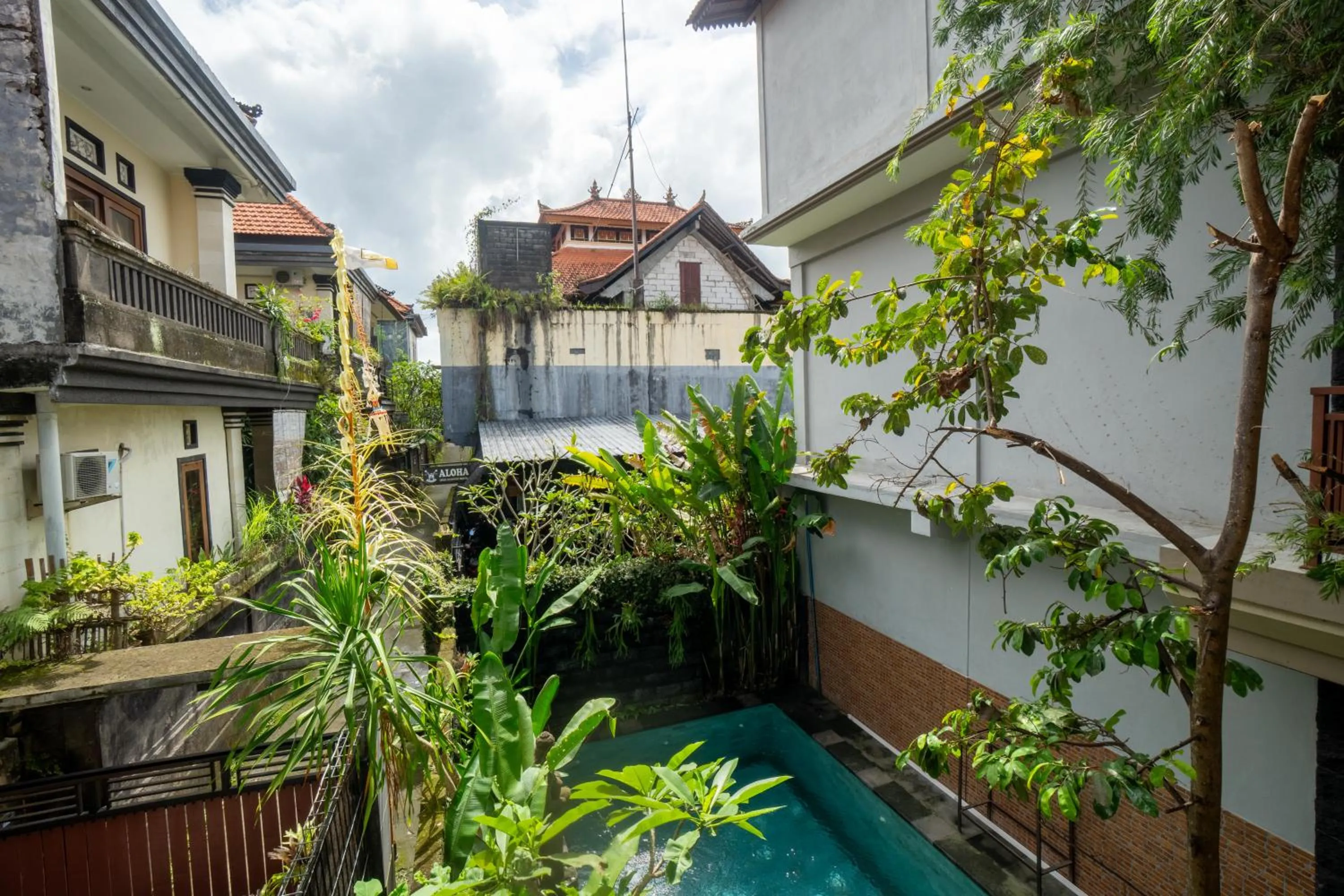 Property building in PAK'VO'HOUSE