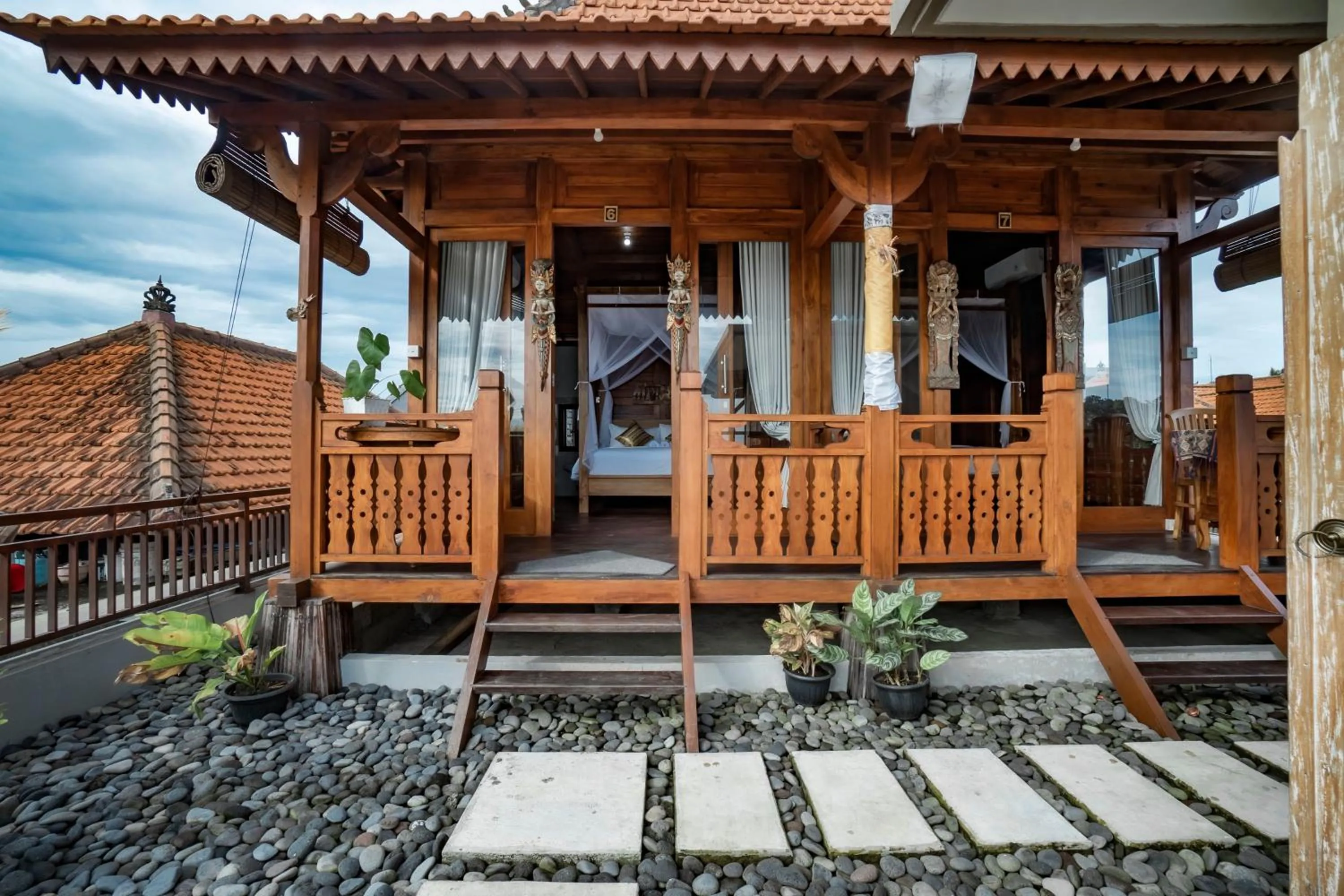 Property building in PAK'VO'HOUSE