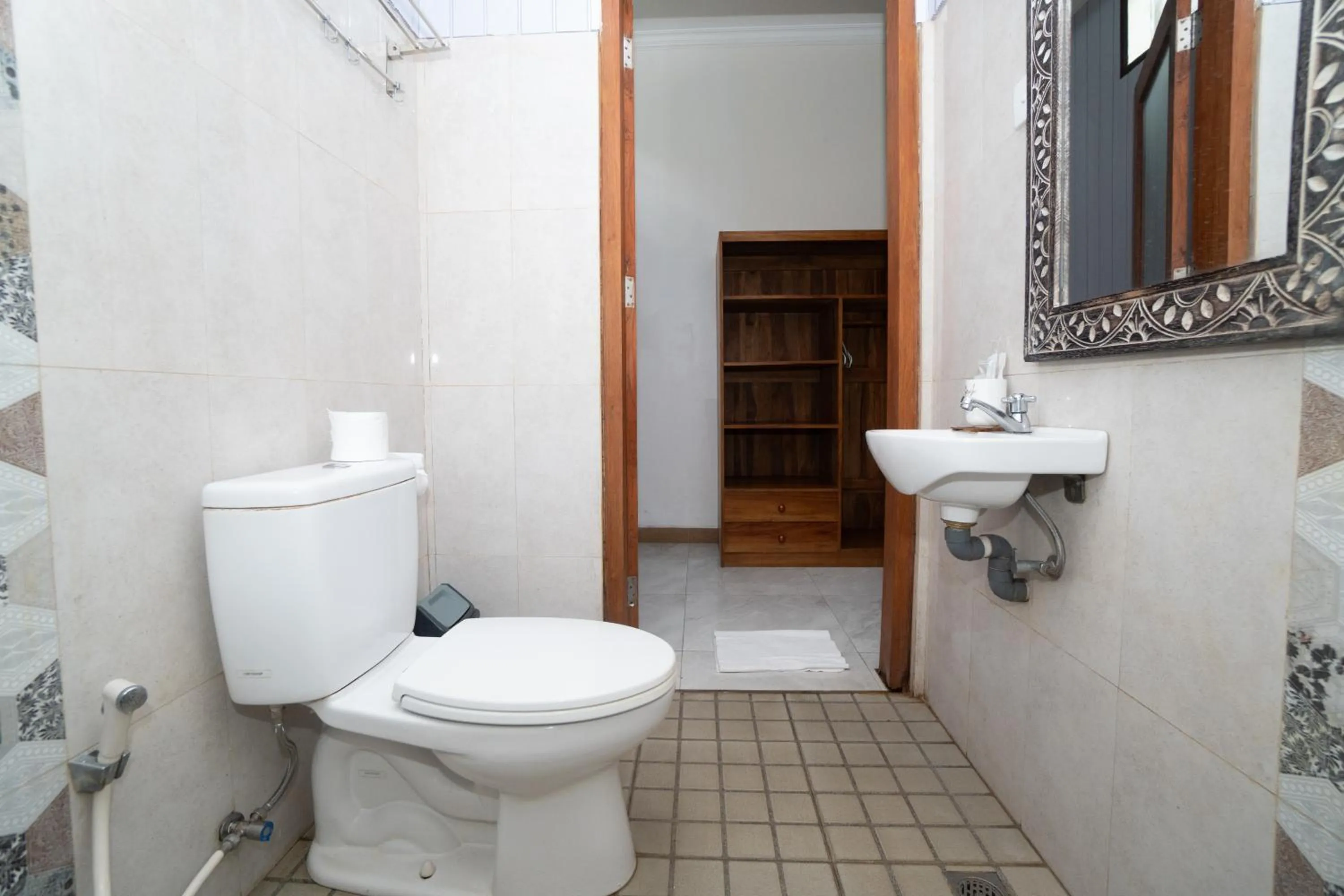 Shower in PAK'VO'HOUSE