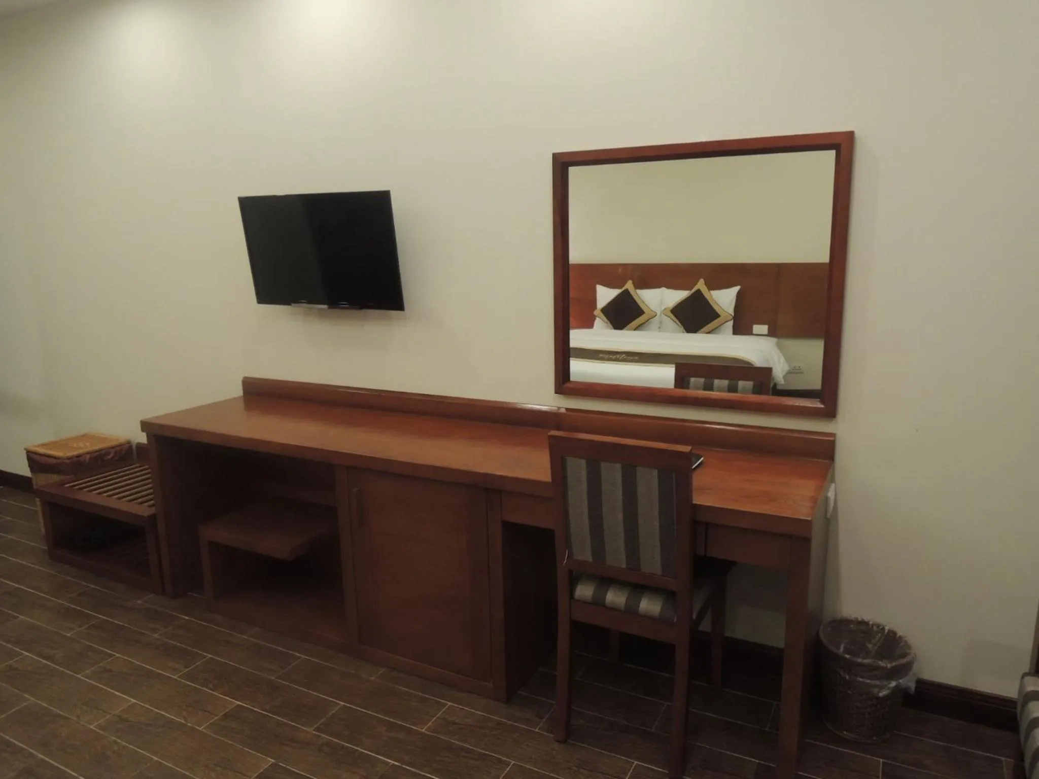 Photo of the whole room in Bounty Hotel