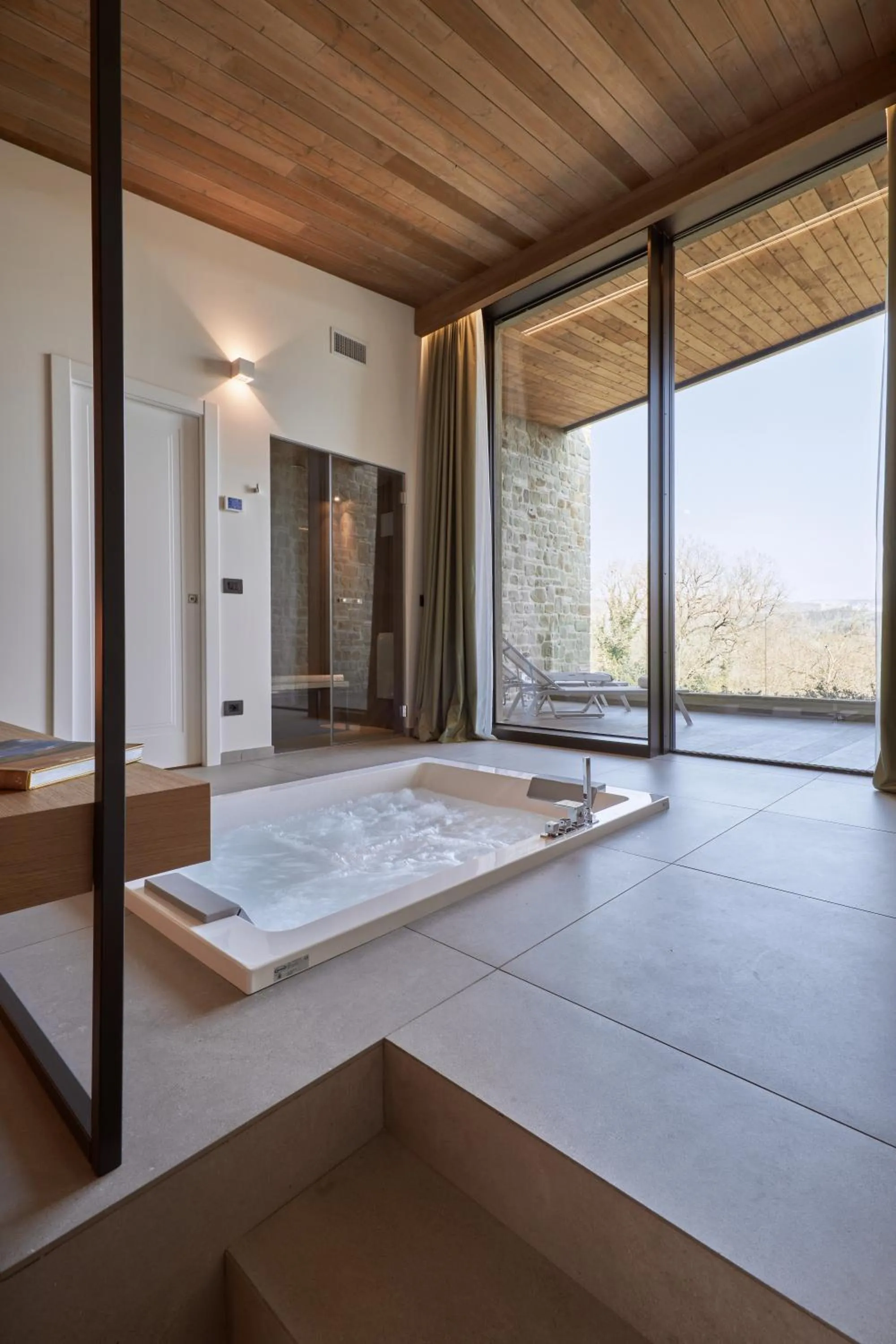 Hot Tub in Borgo Lanciano