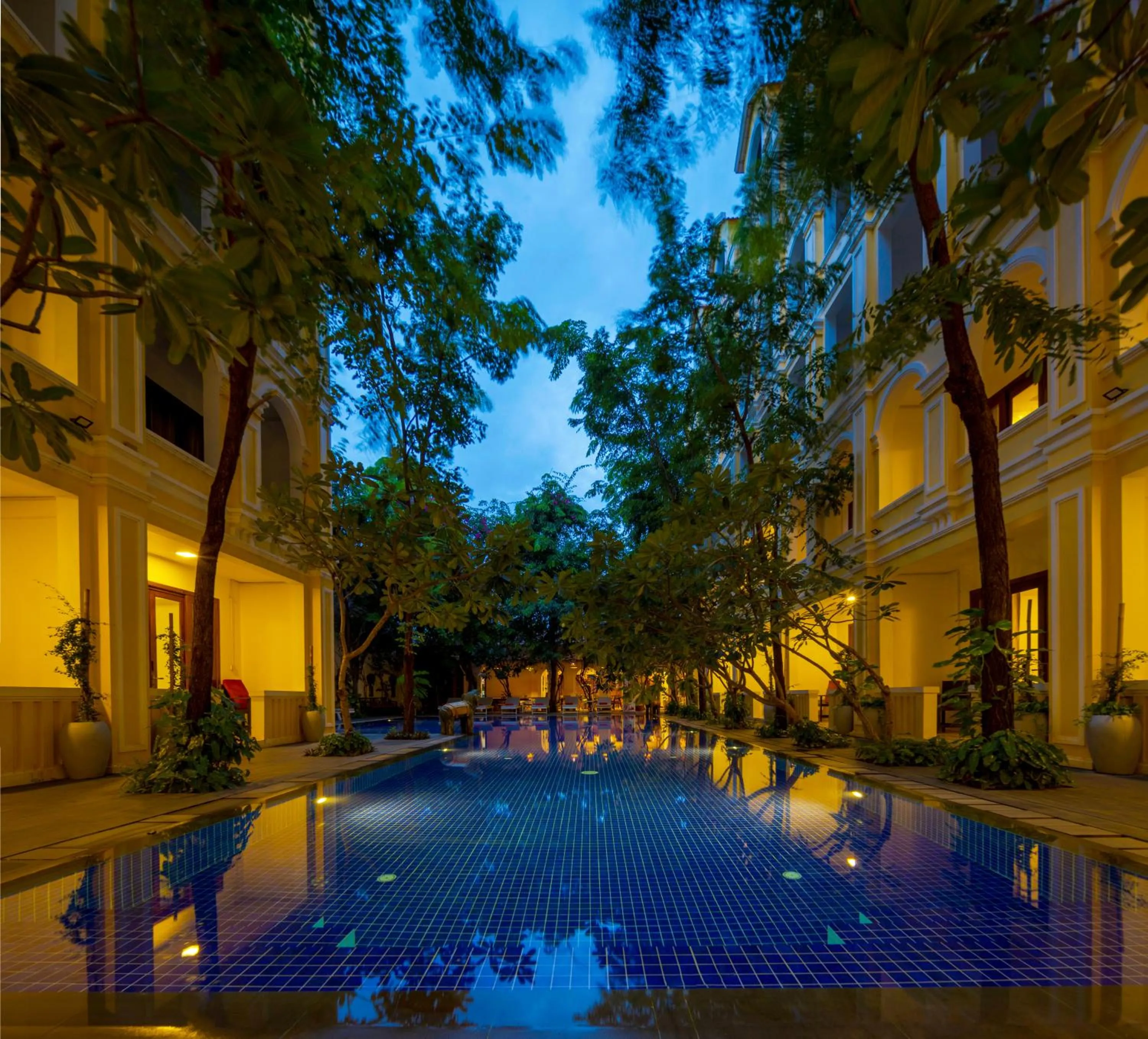 Swimming pool in La Residence WatBo Hotel