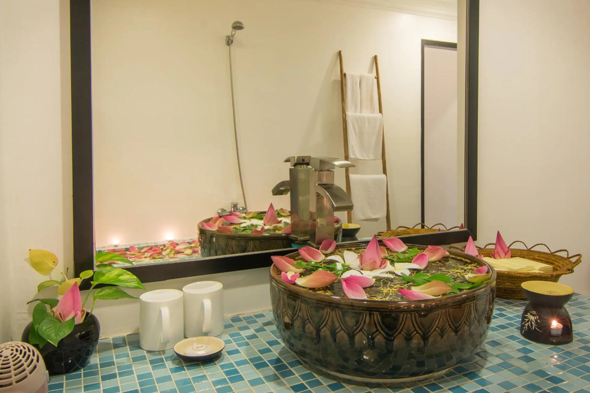 Bathroom in La Residence WatBo Hotel