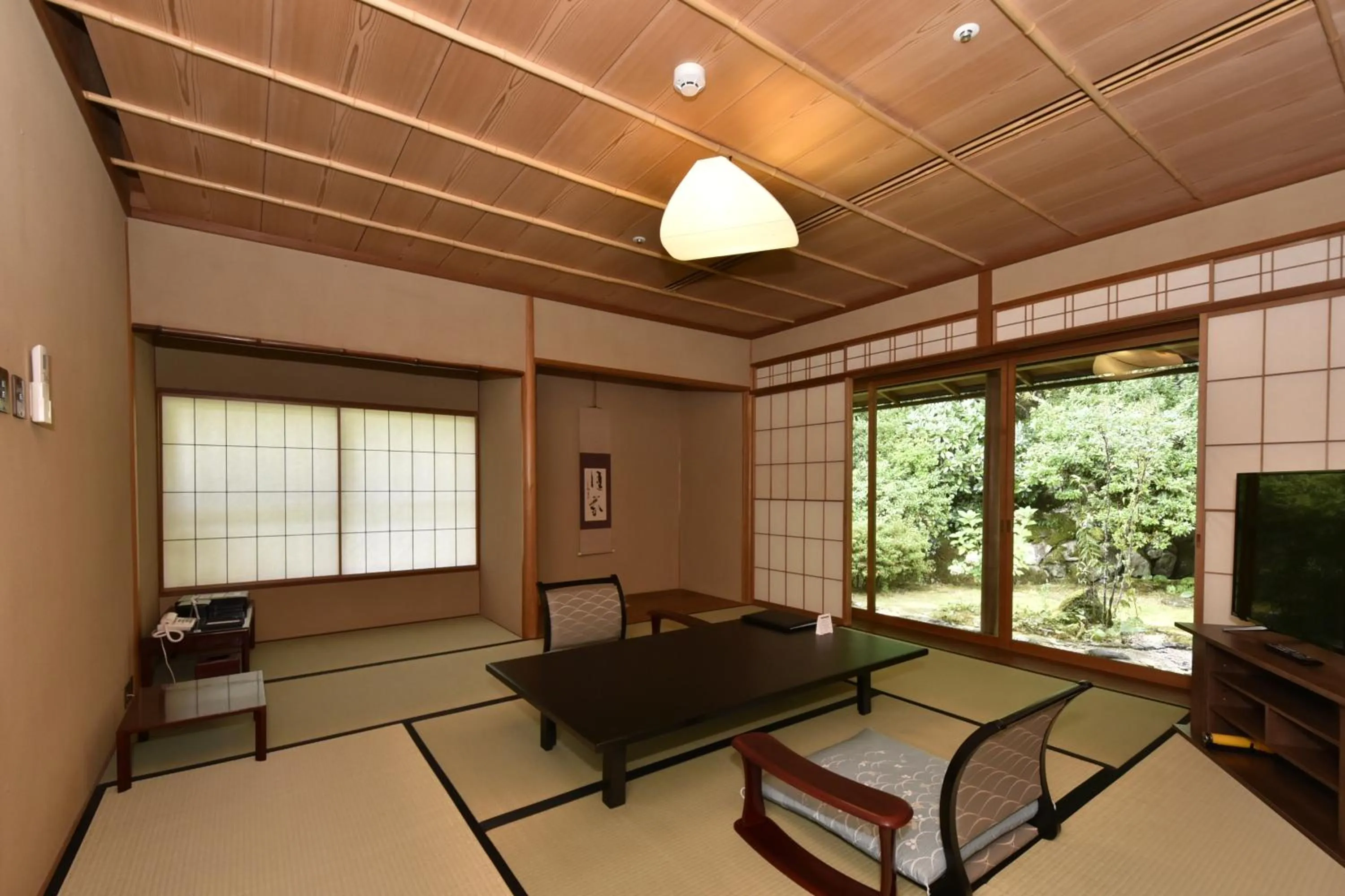 Photo of the whole room in Sanyo-so