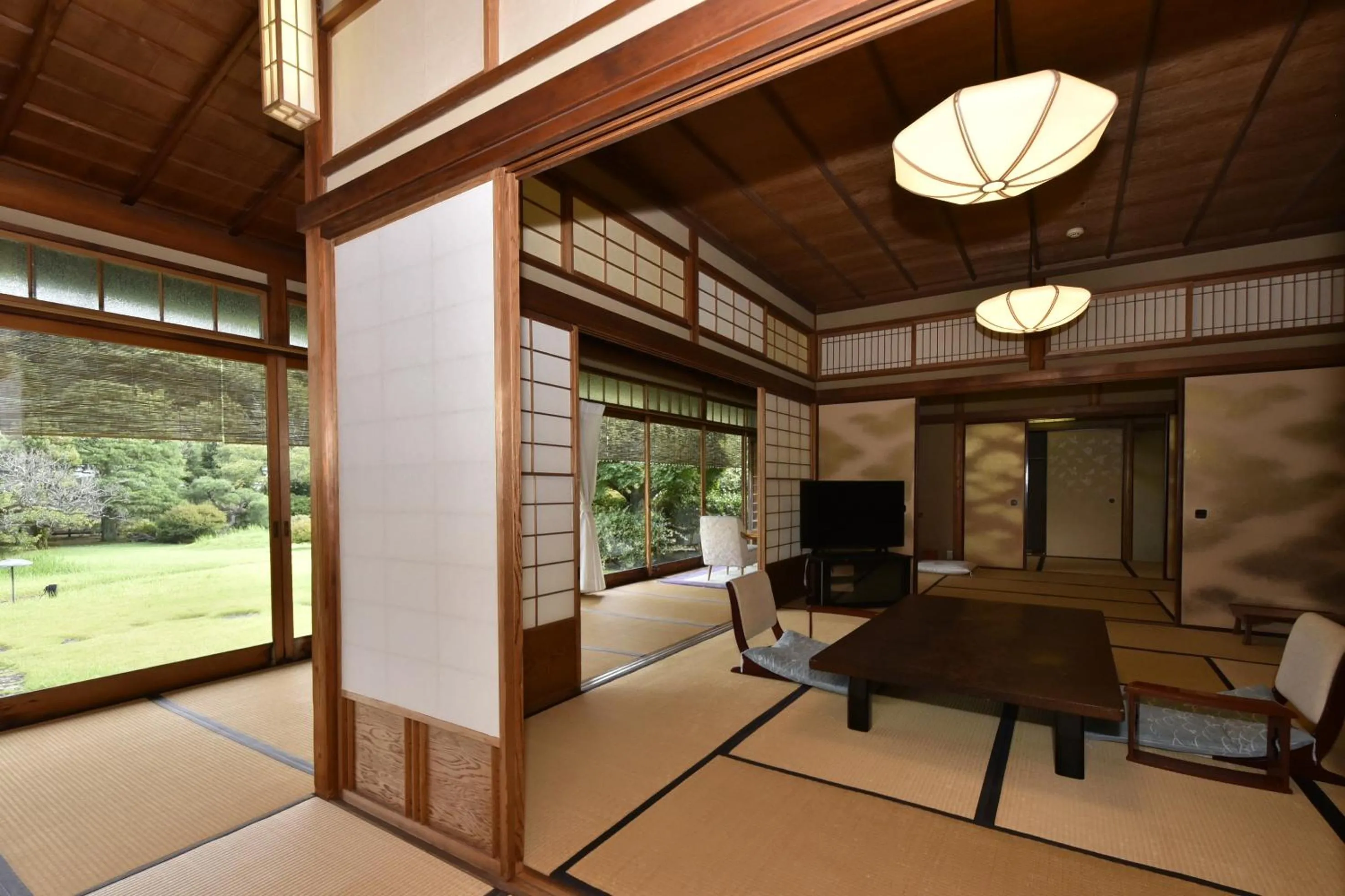 Photo of the whole room in Sanyo-so