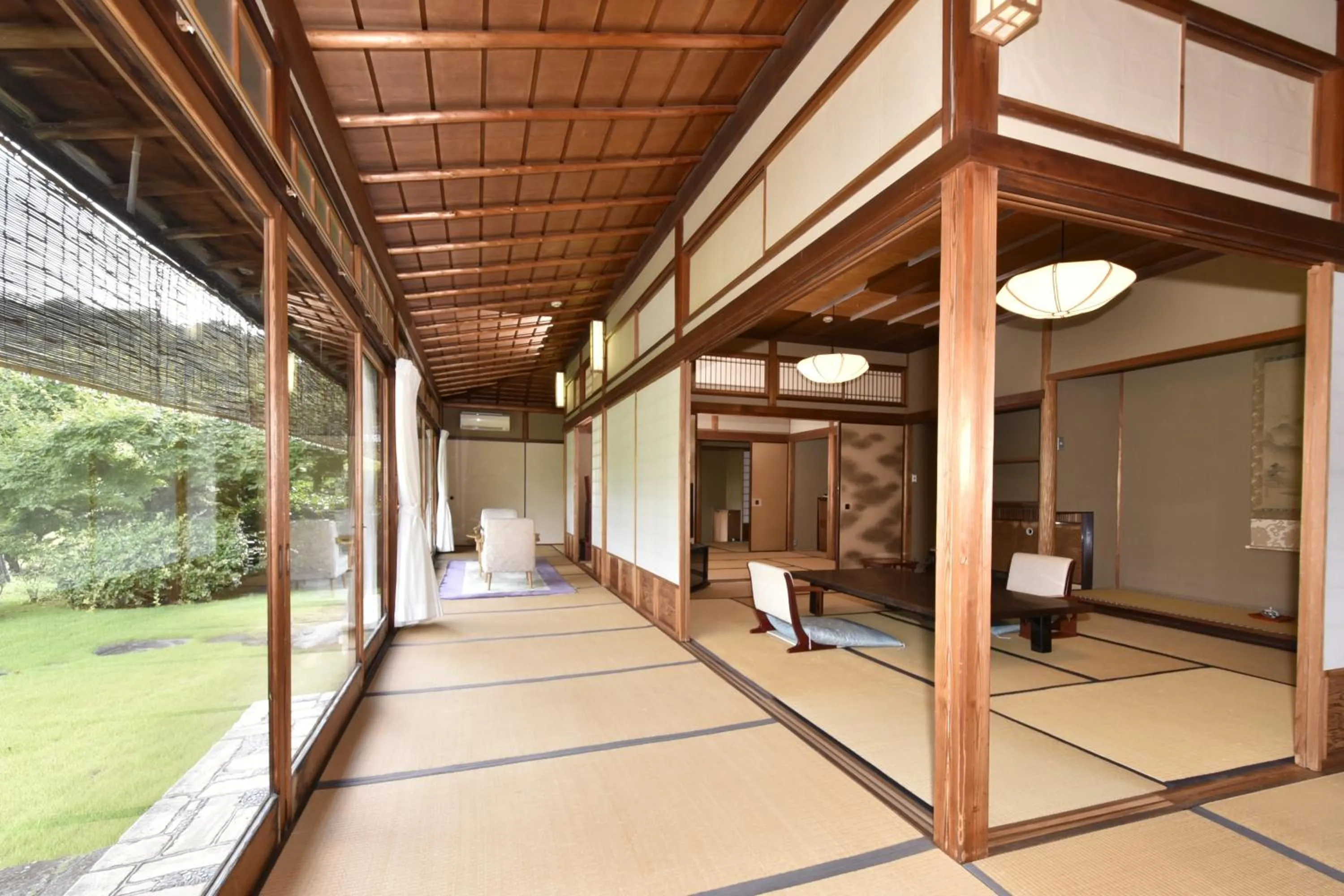 Photo of the whole room in Sanyo-so