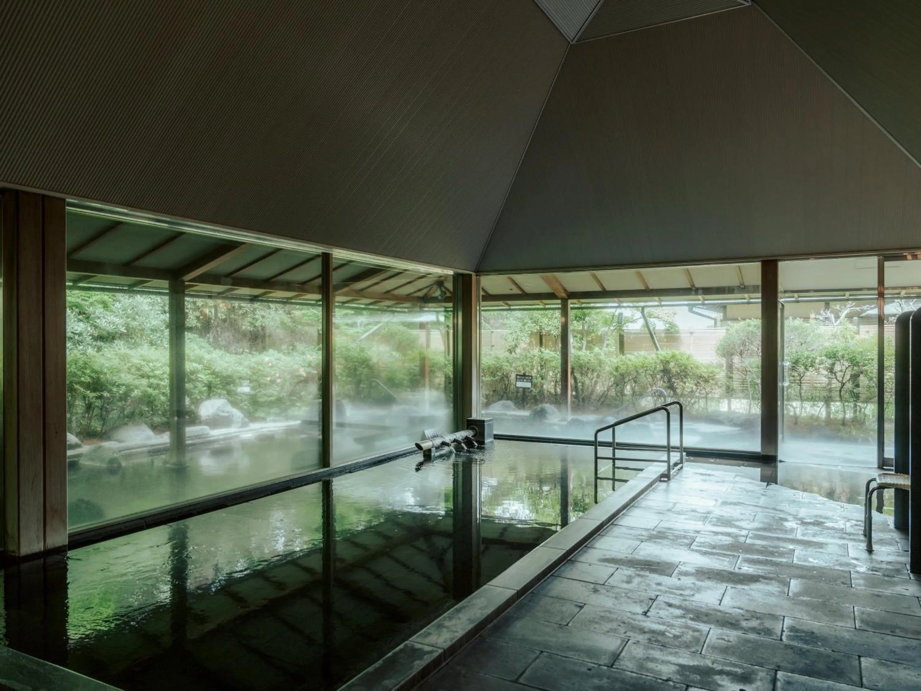 Hot Spring Bath in Sanyo-so