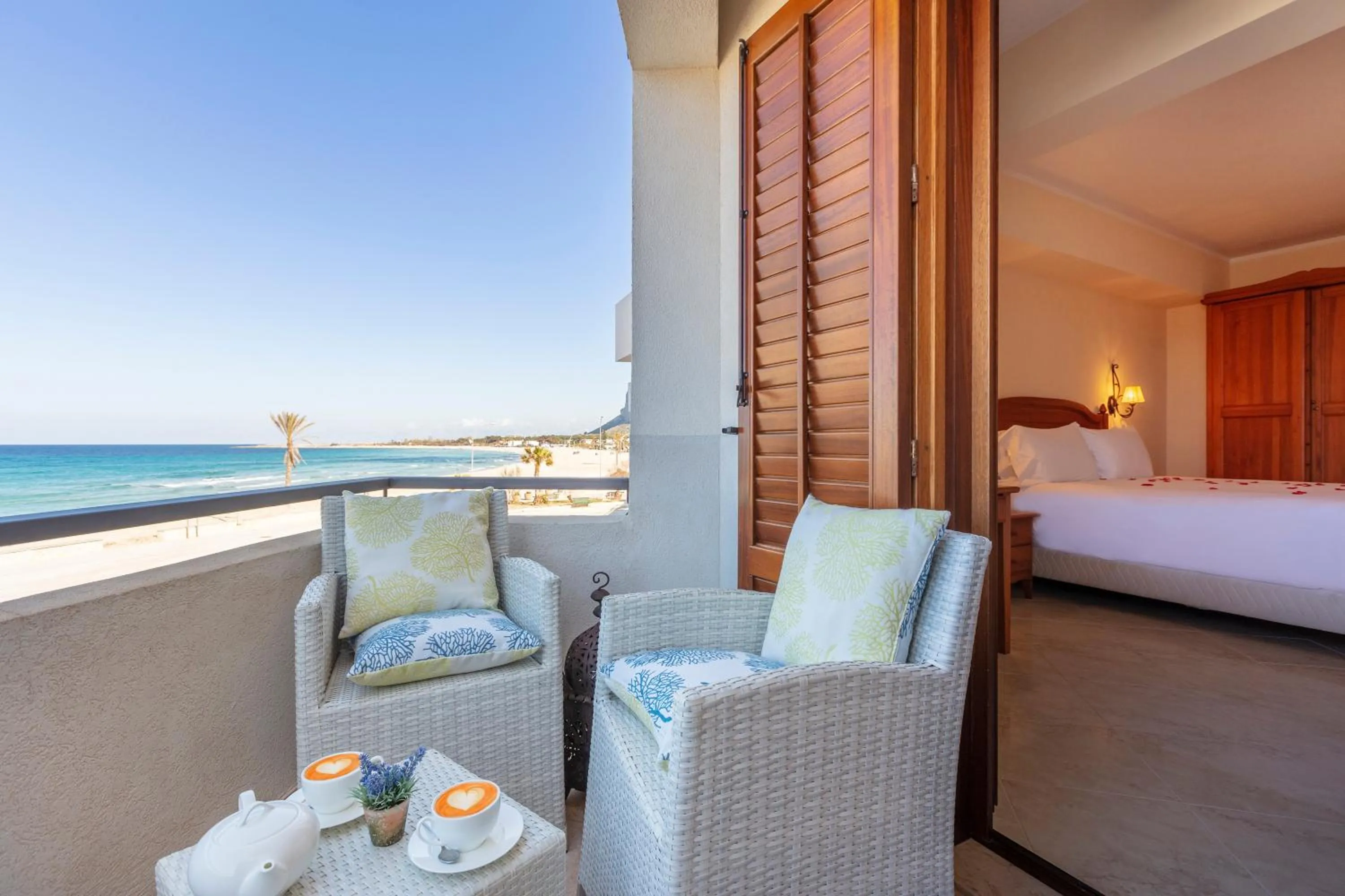 Balcony/Terrace, Bed in Mira Spiaggia