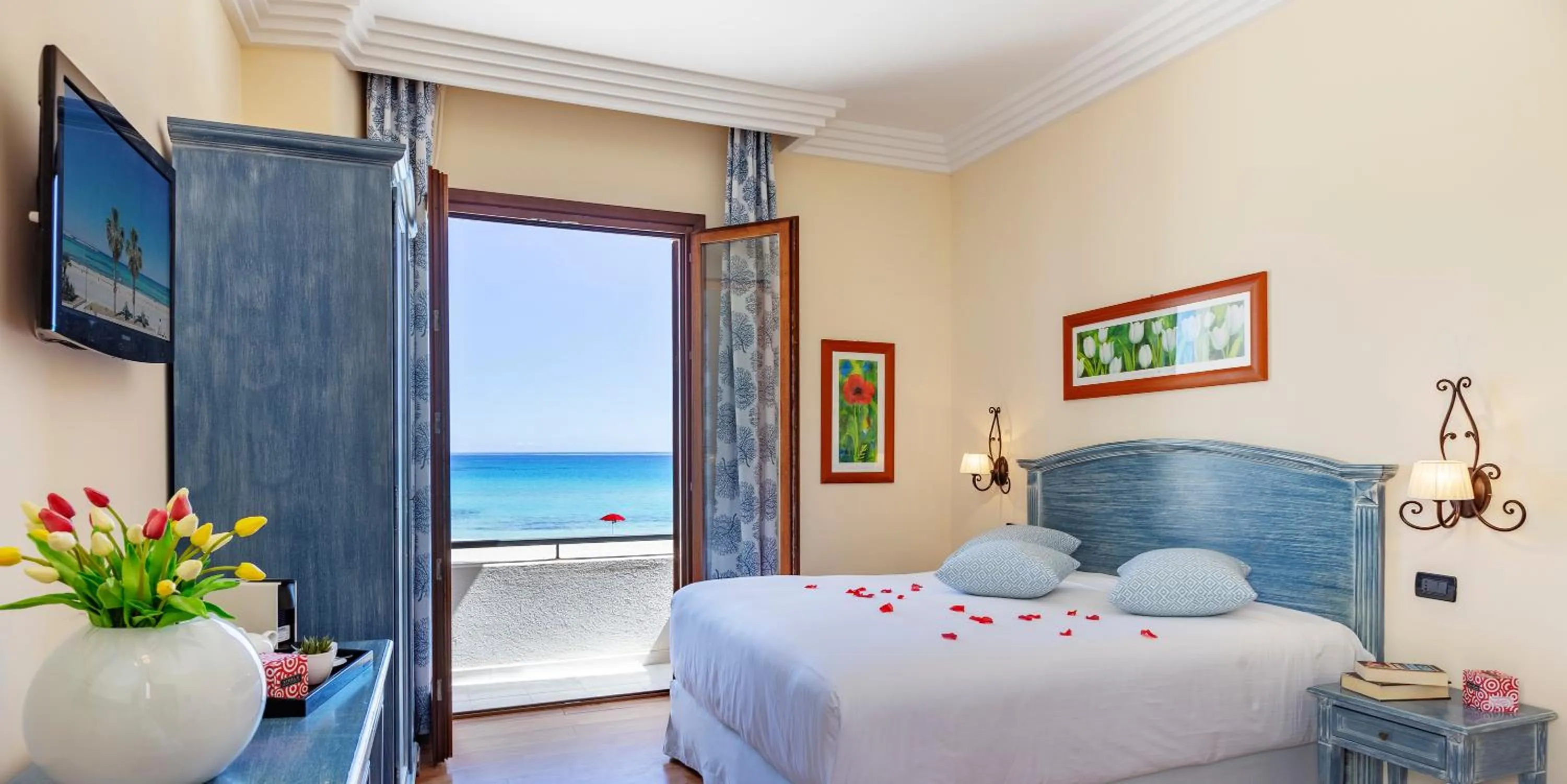Photo of the whole room, Bed in Mira Spiaggia