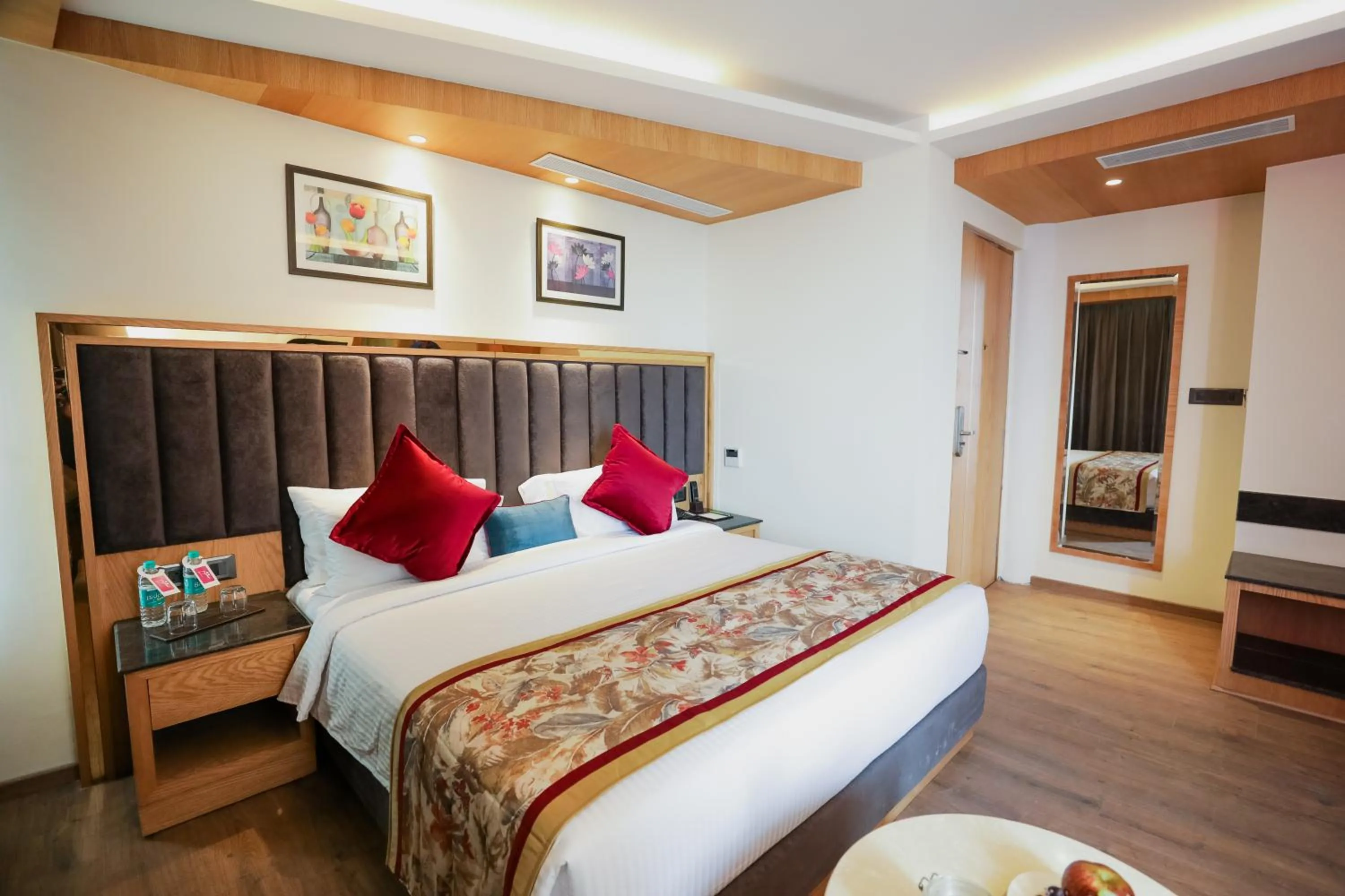 Photo of the whole room, Bed in Regenta Hilltop Shimla