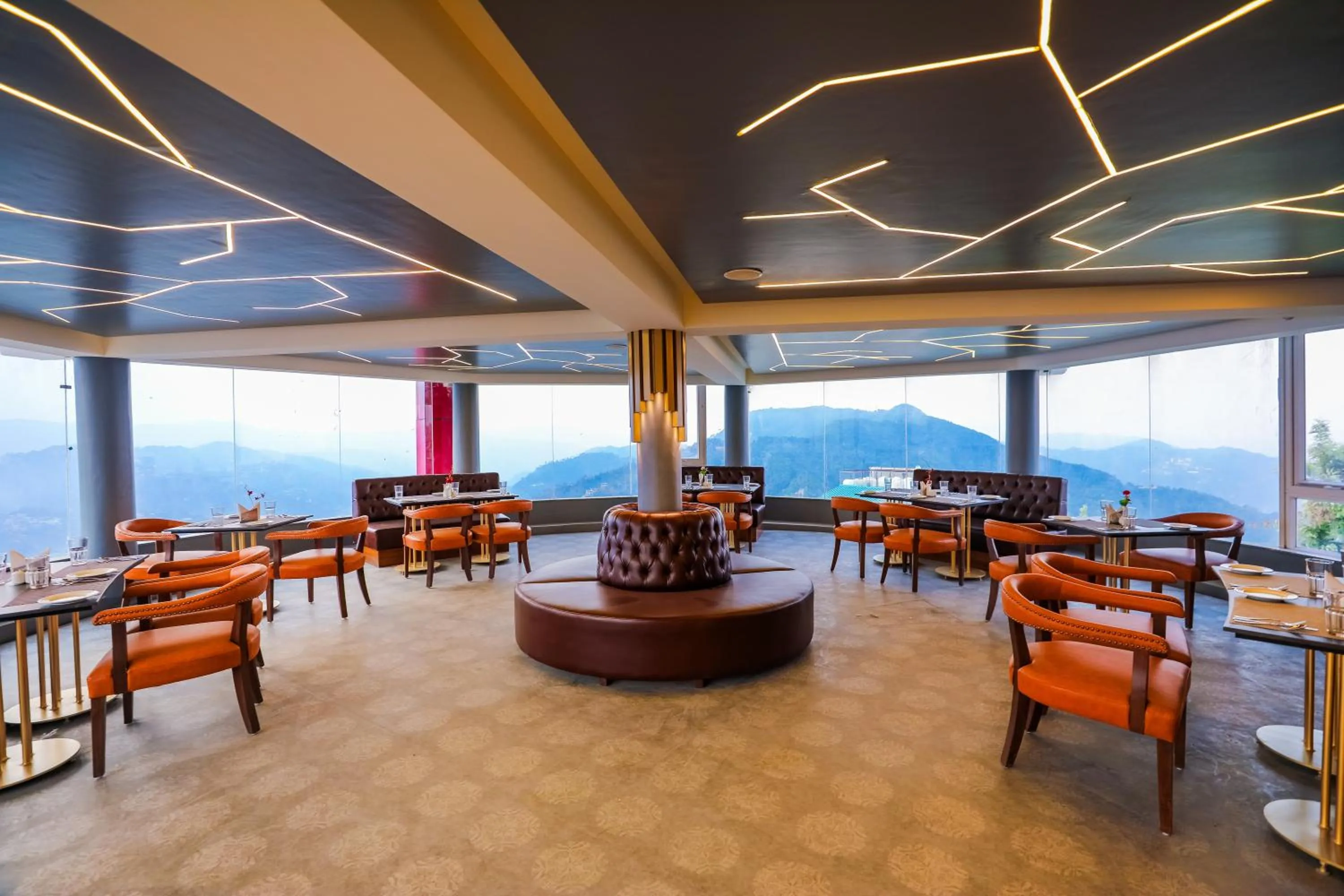 Lounge or bar in Regenta Hilltop Shimla