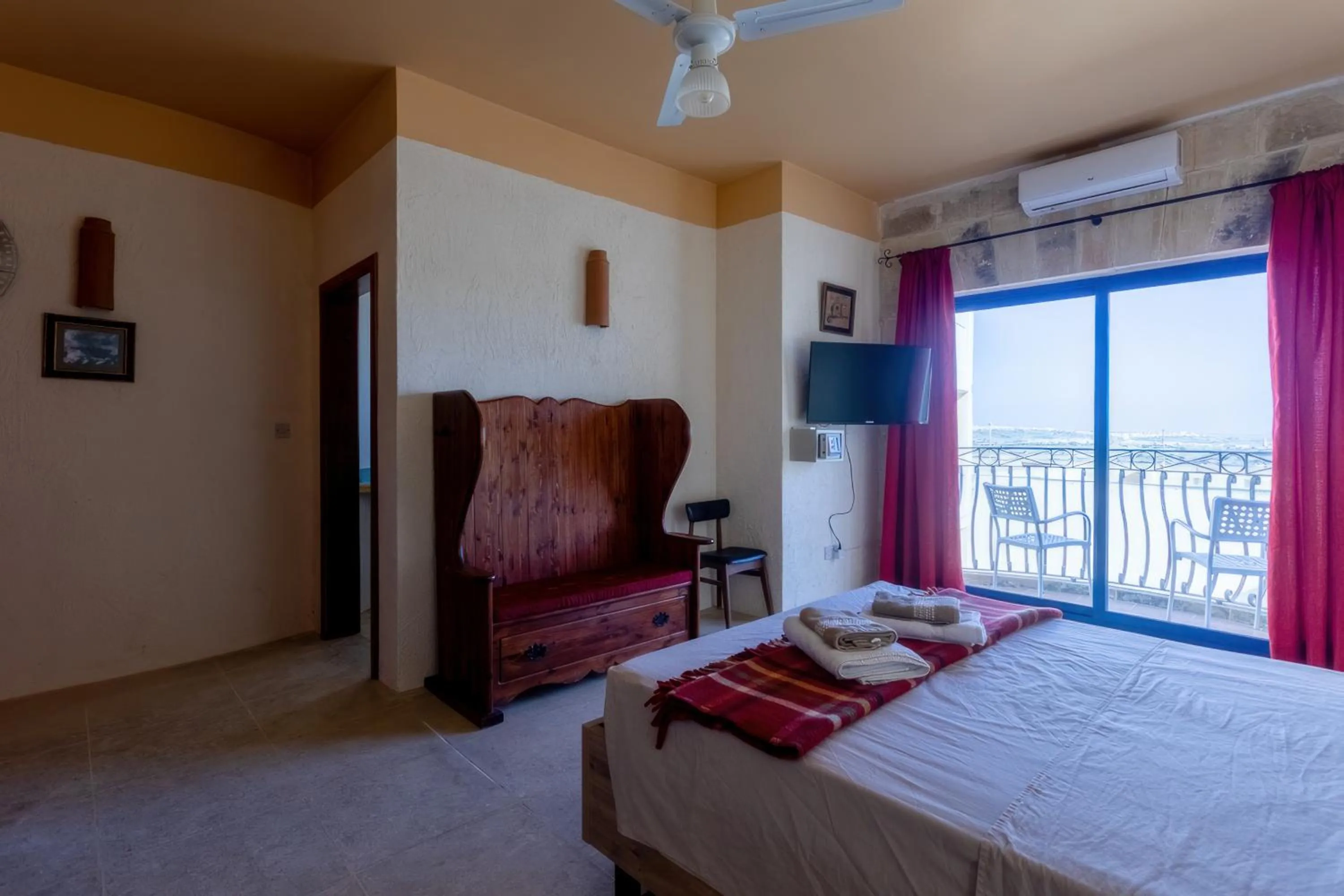 Photo of the whole room in Villa Serenity B&B