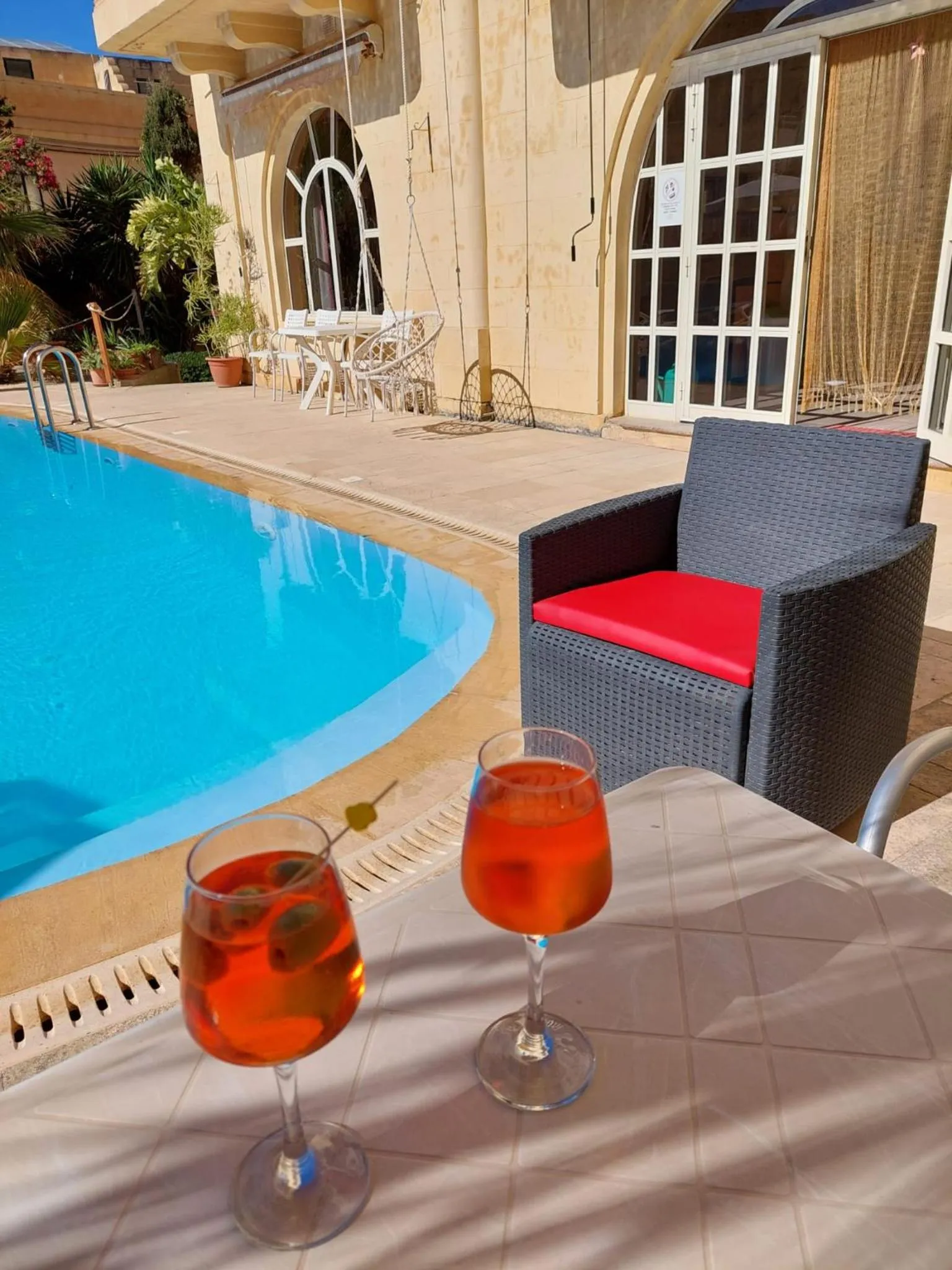 Swimming pool in Villa Serenity B&B