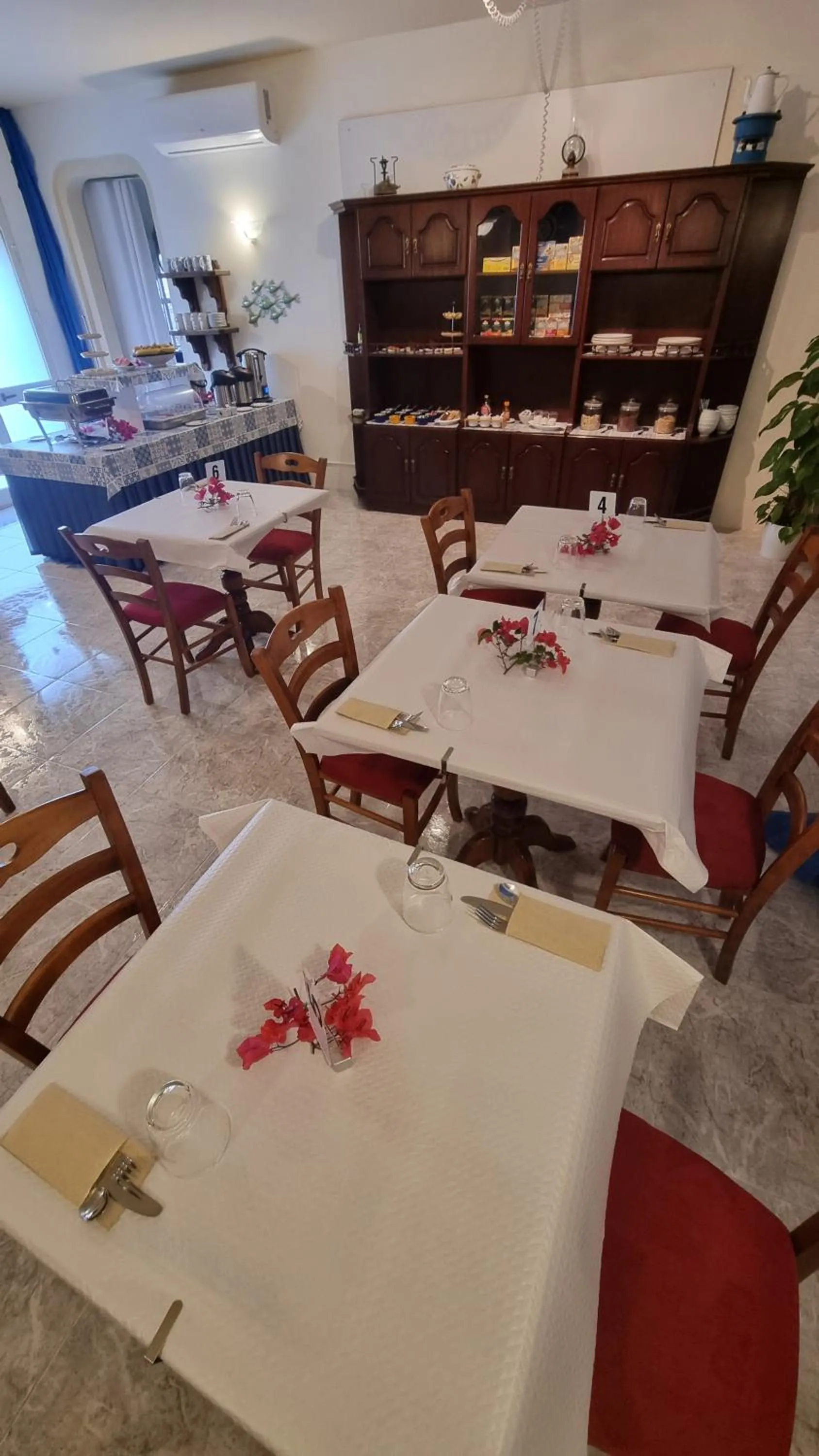 Breakfast in Villa Serenity B&B