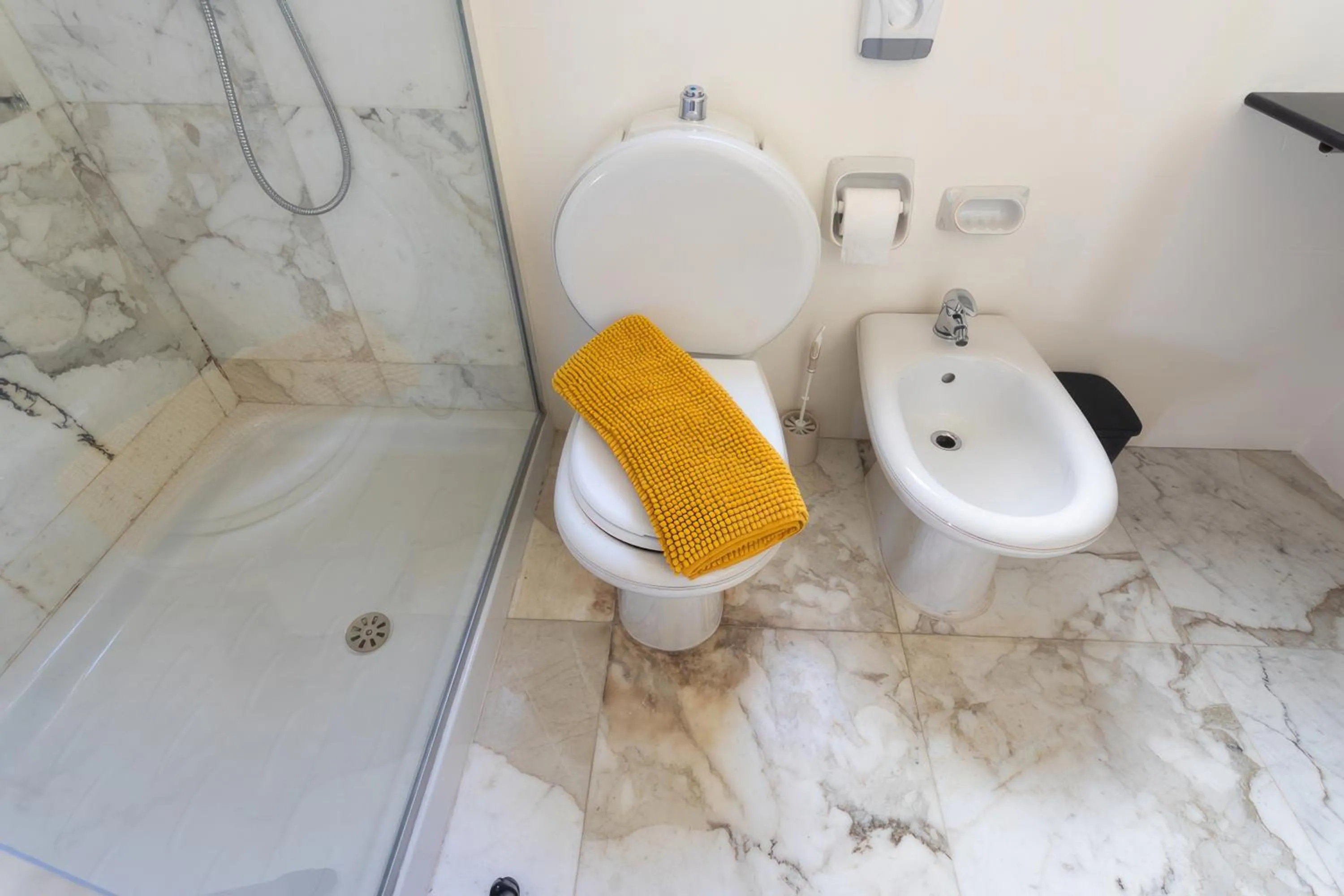 Shower in Villa Serenity B&B