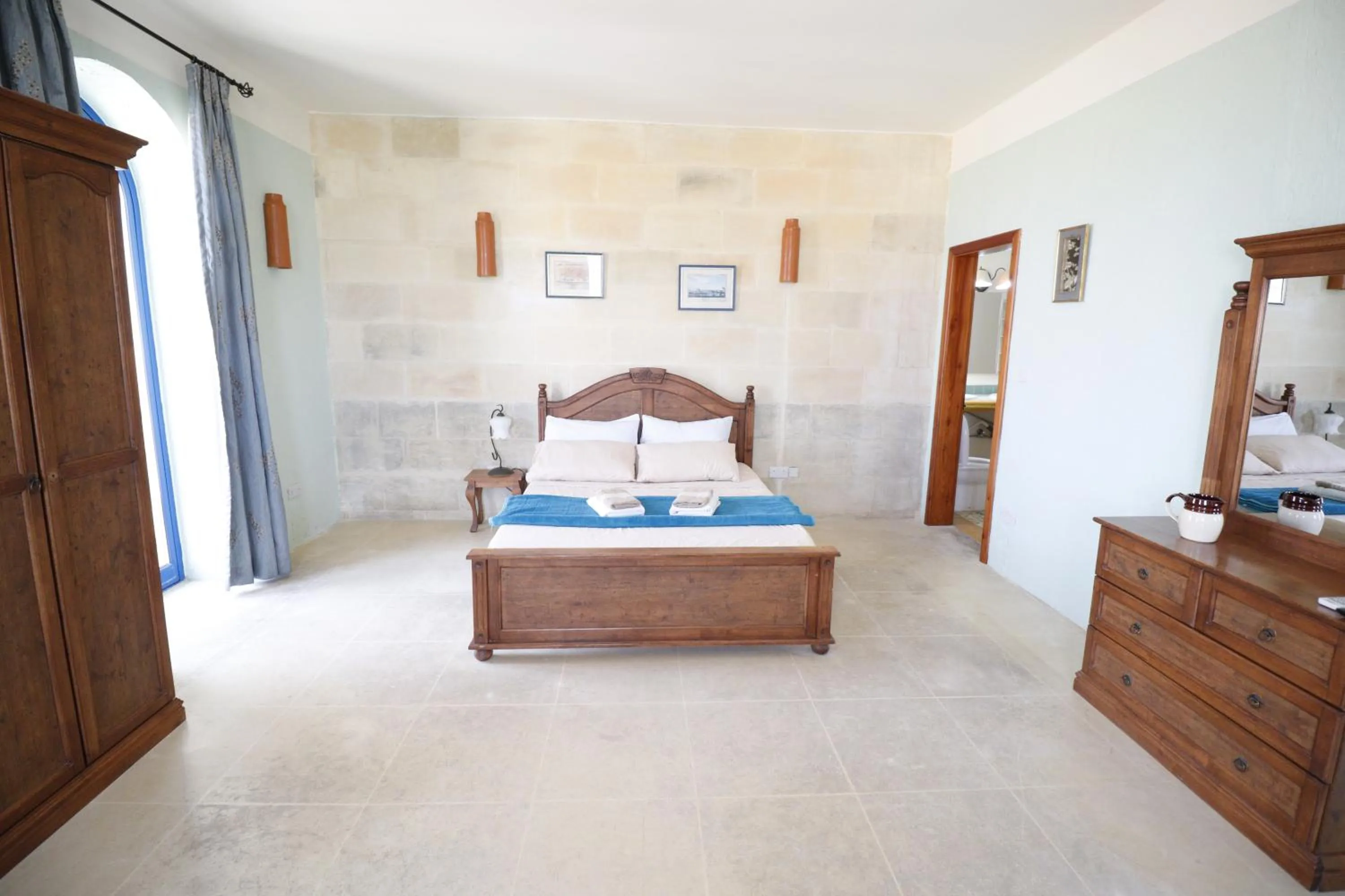 Photo of the whole room in Villa Serenity B&B