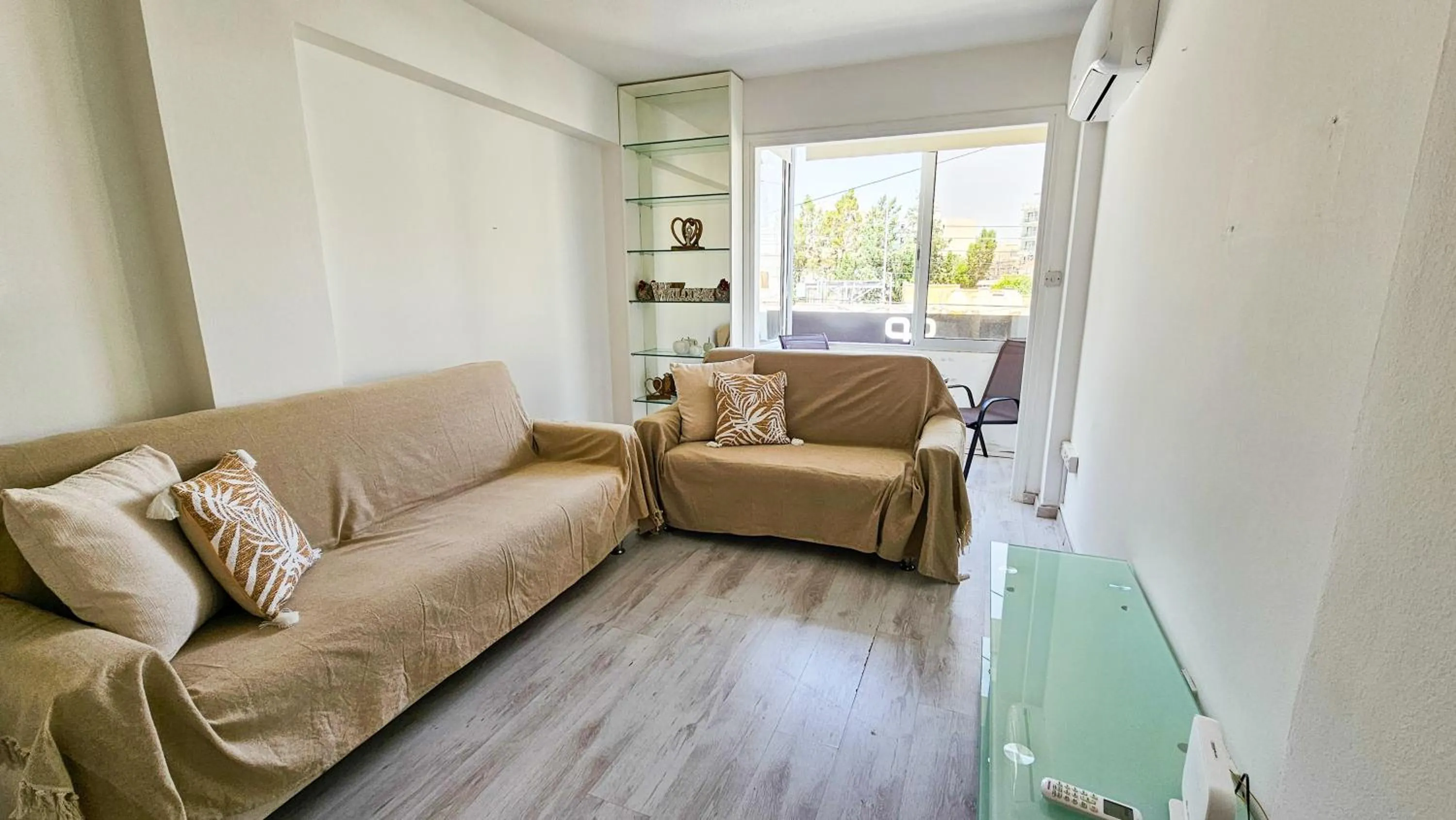 Living room in Cheer Up City Apartment, Near to the Finikoudes Beach