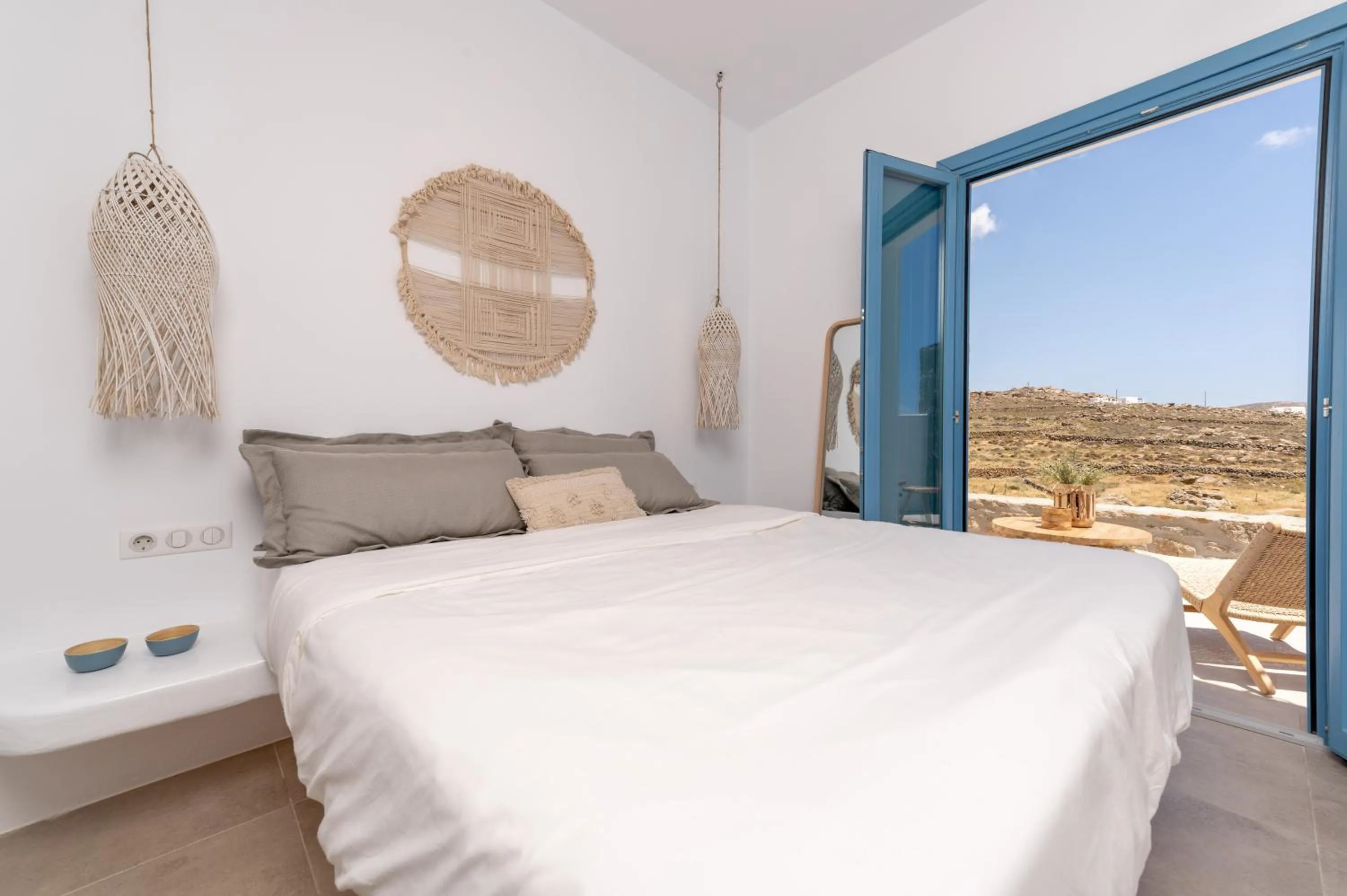 Bed in Anemela Villas & Suites Mykonos
