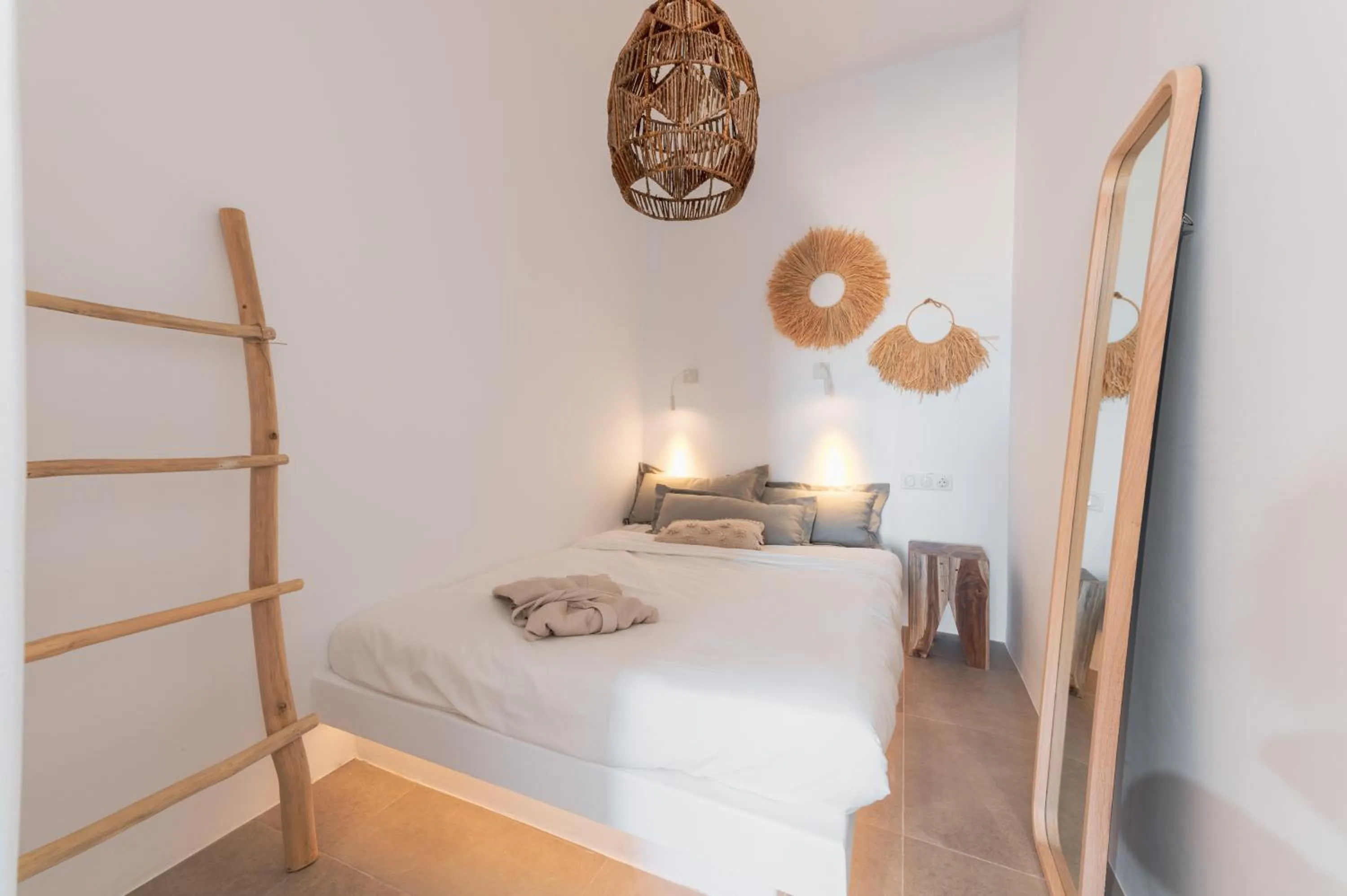 Bed in Anemela Villas & Suites Mykonos