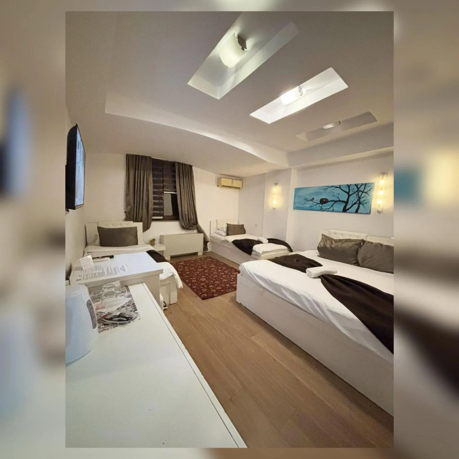 Bedroom, Bed in Theranda Hotel