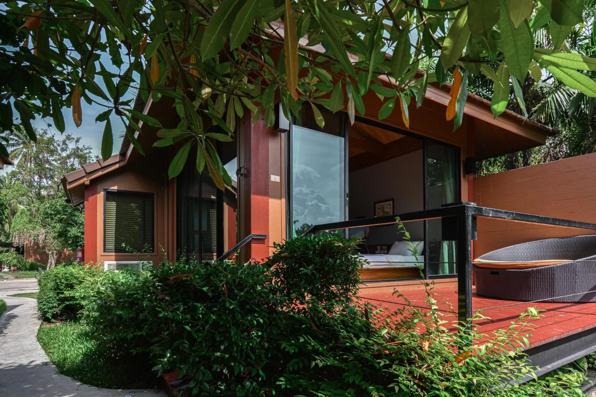 Property building in The Grace Amphawa