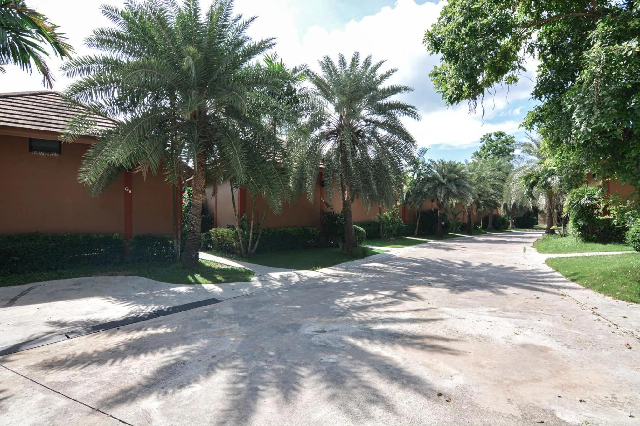 Property building in The Grace Amphawa