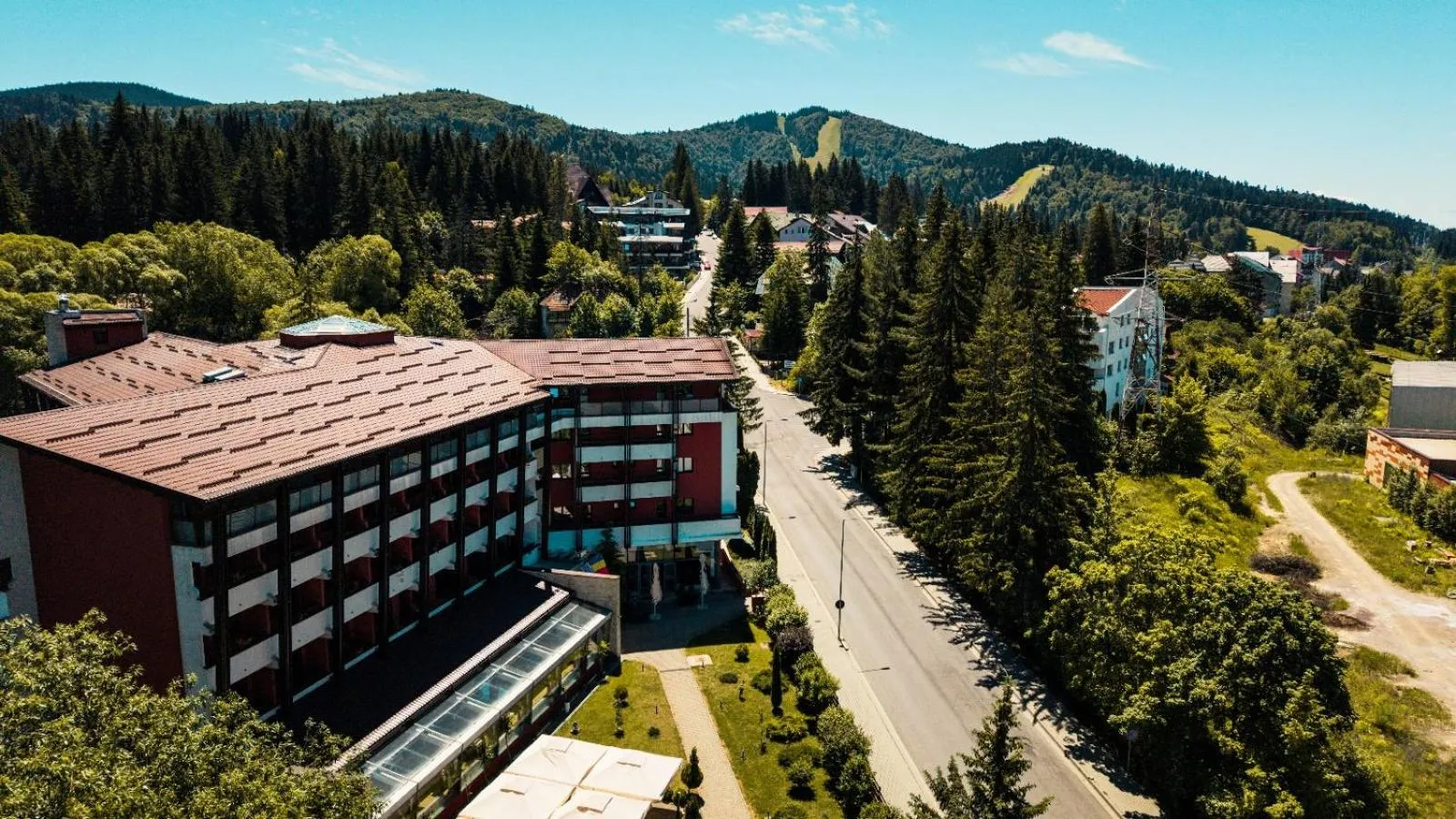 Property building in Hotel Carpați