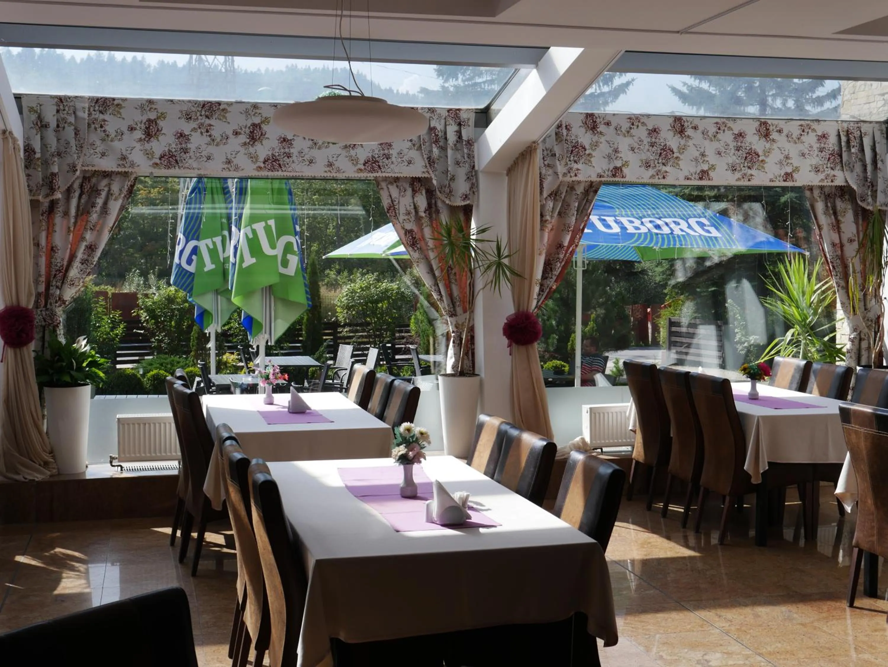 Restaurant/places to eat in Hotel Carpați