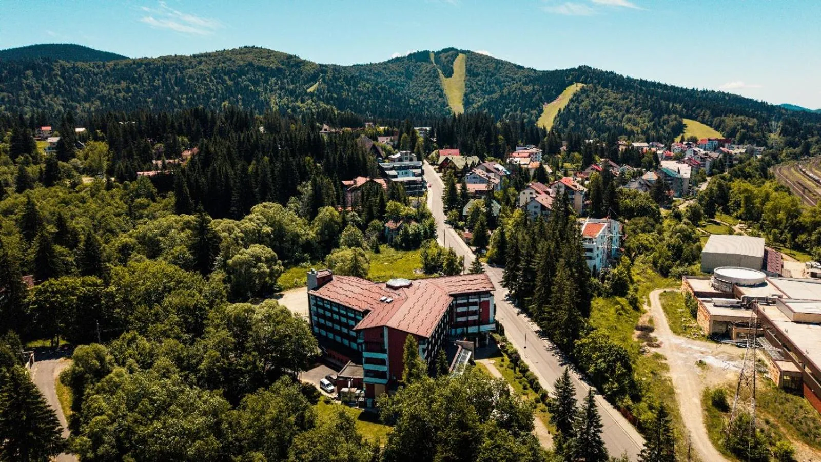 Property building in Hotel Carpați