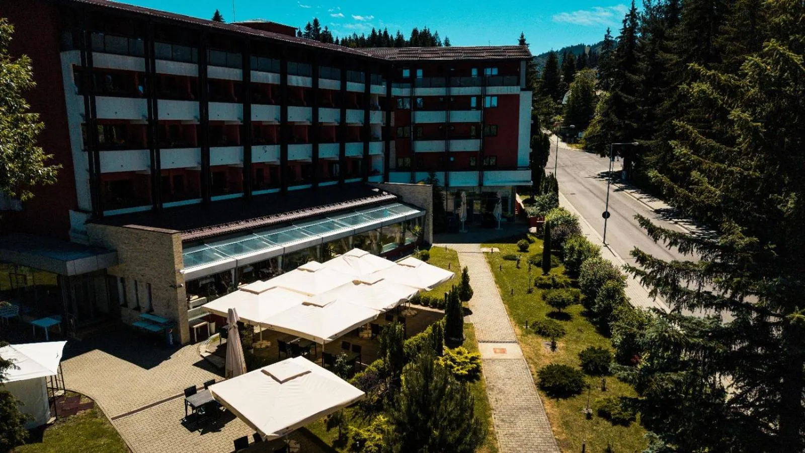 Property building in Hotel Carpați