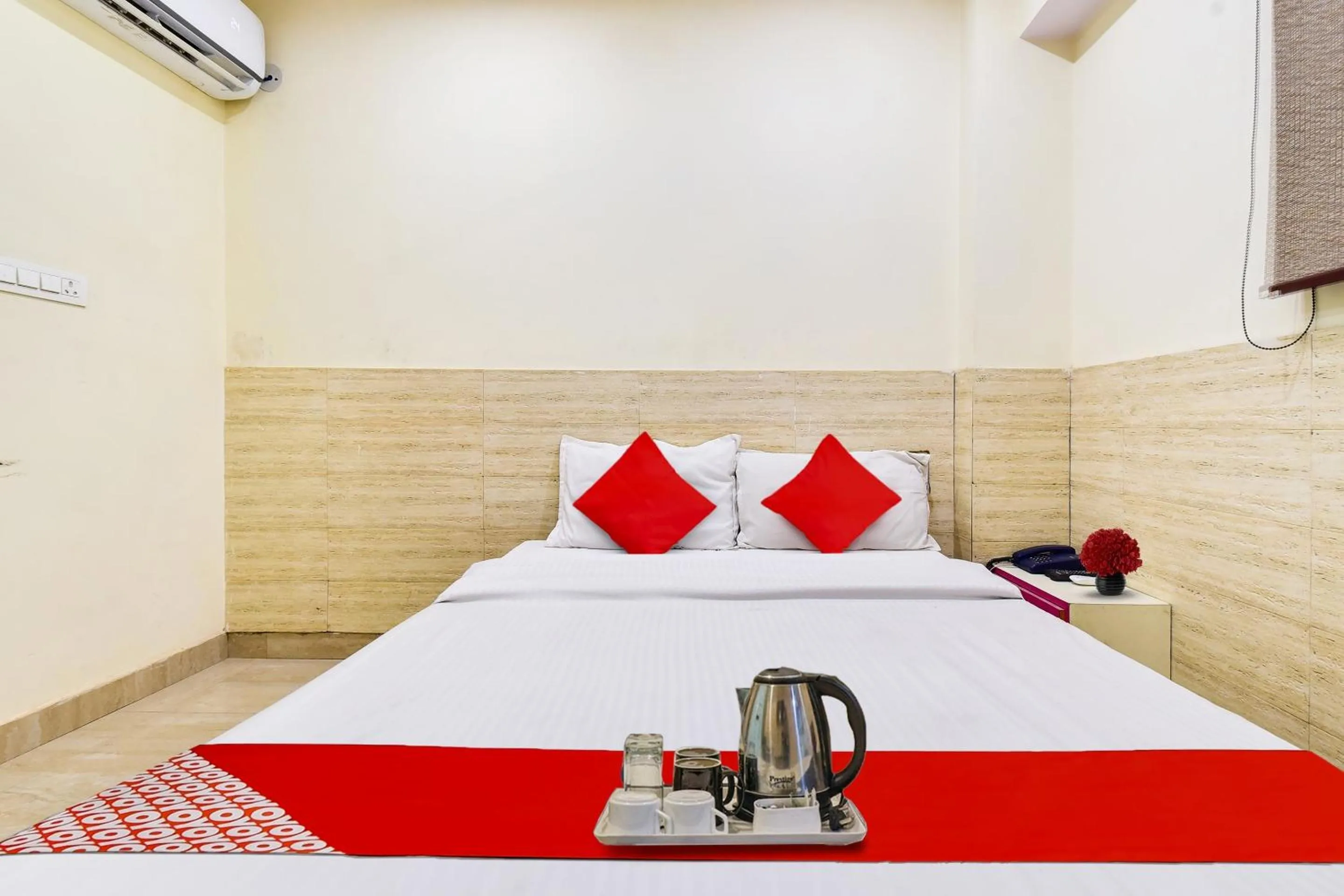 Bedroom, Bed in Super Hotel O Tourist Residency