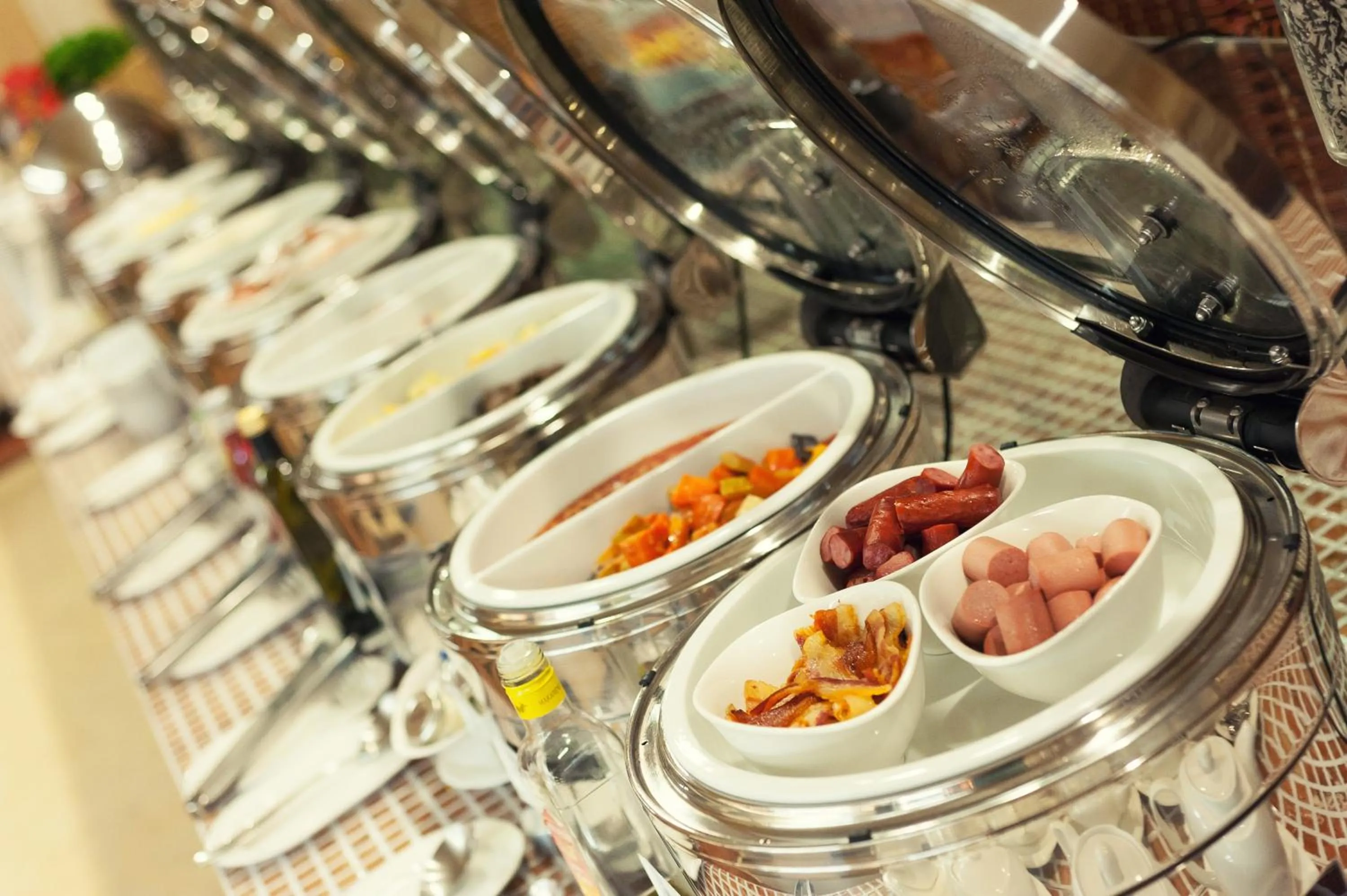 Restaurant/places to eat in Radisson Hotel Astana