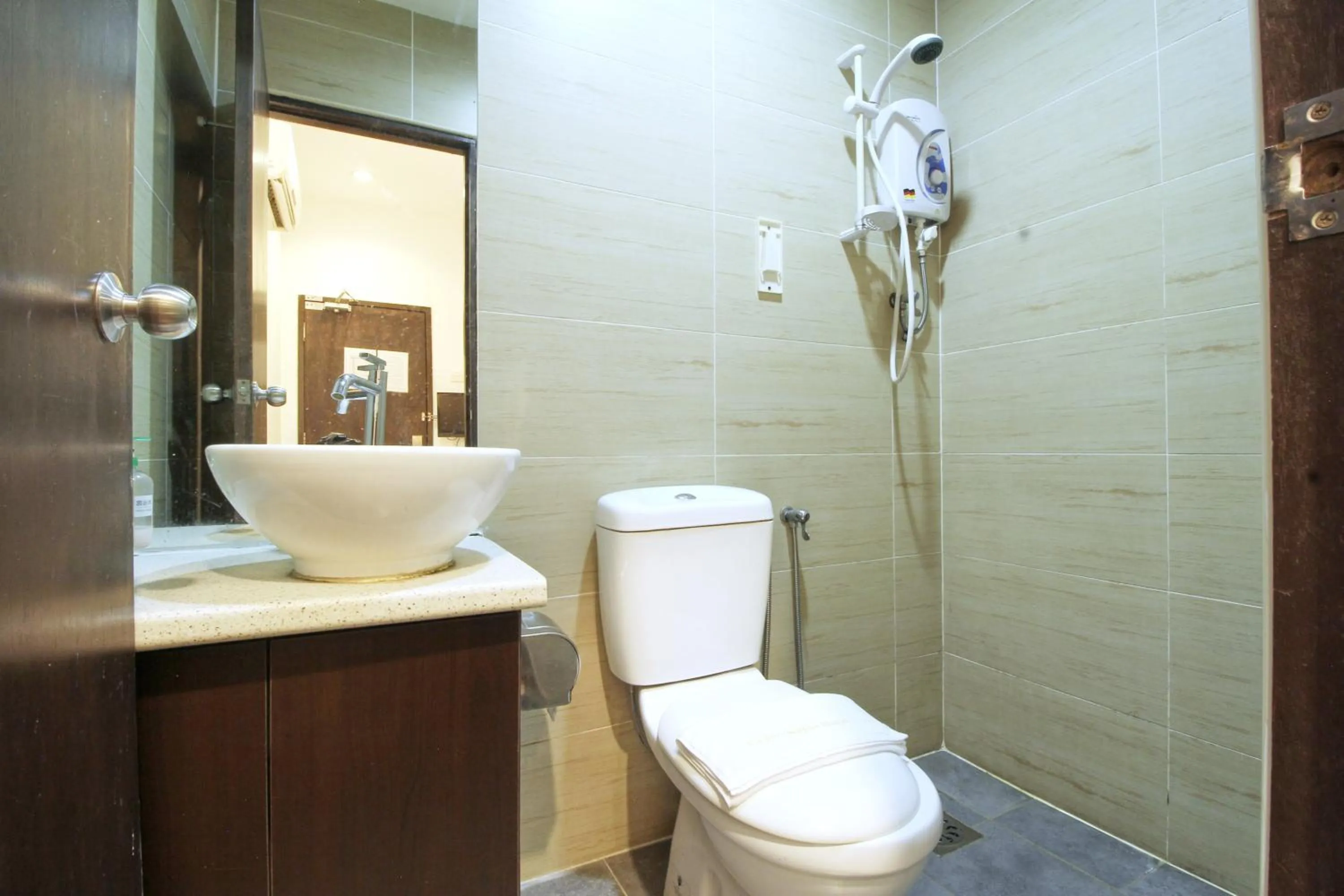 Shower in Grand Kapar Hotel Klang Sentral
