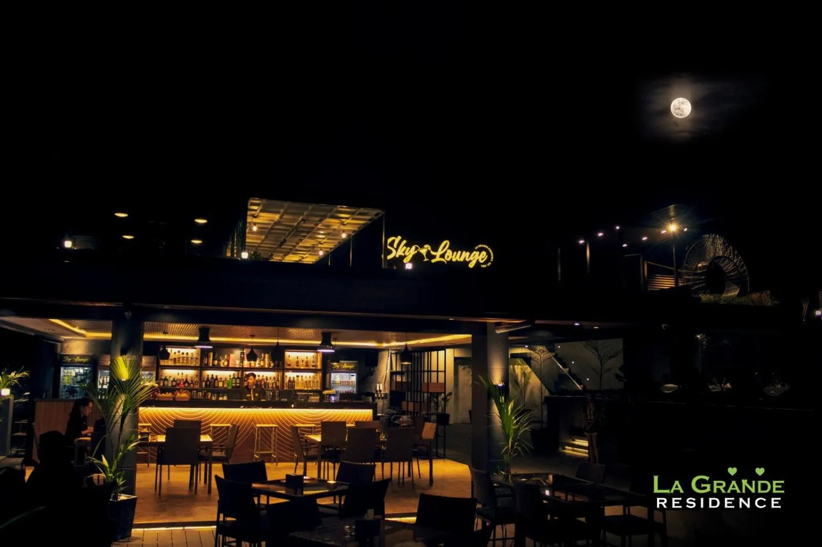 Night in La Grande Residence