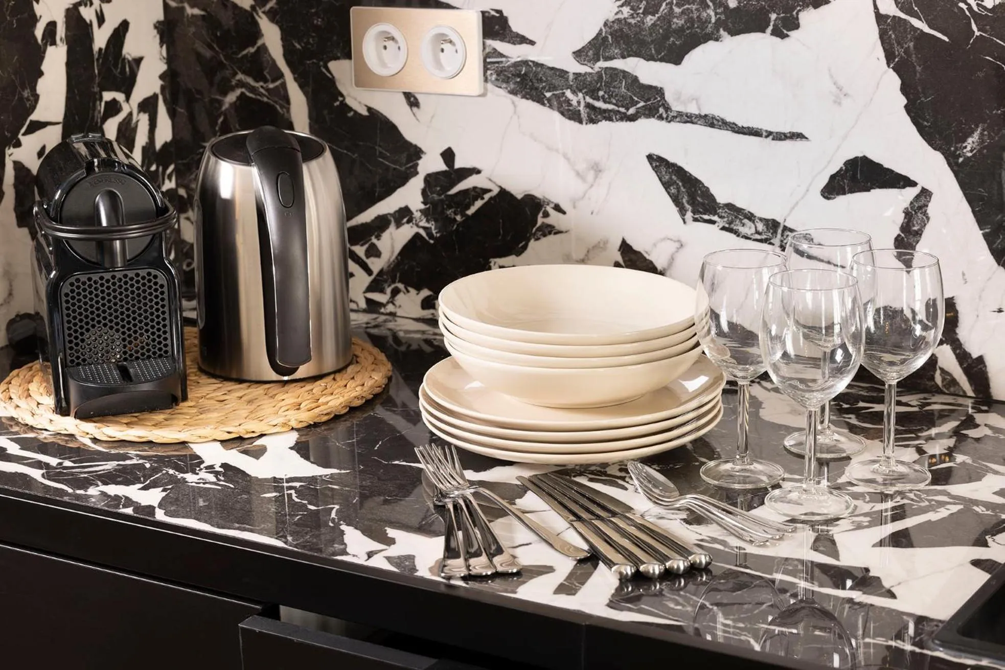 dishwasher in Yuna Saint-Honoré - Serviced Apartments