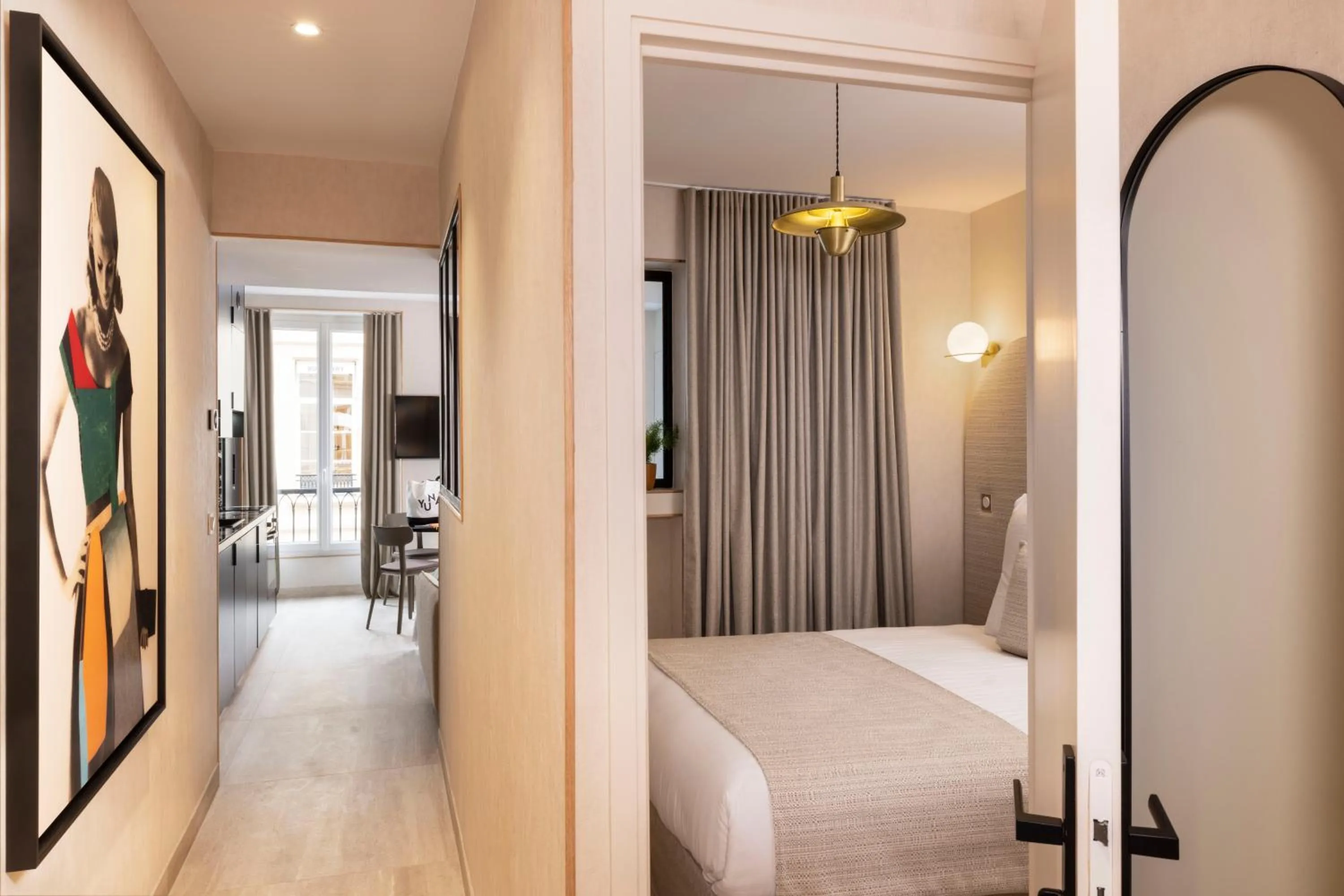 Photo of the whole room, Bed in Yuna Saint-Honoré - Serviced Apartments