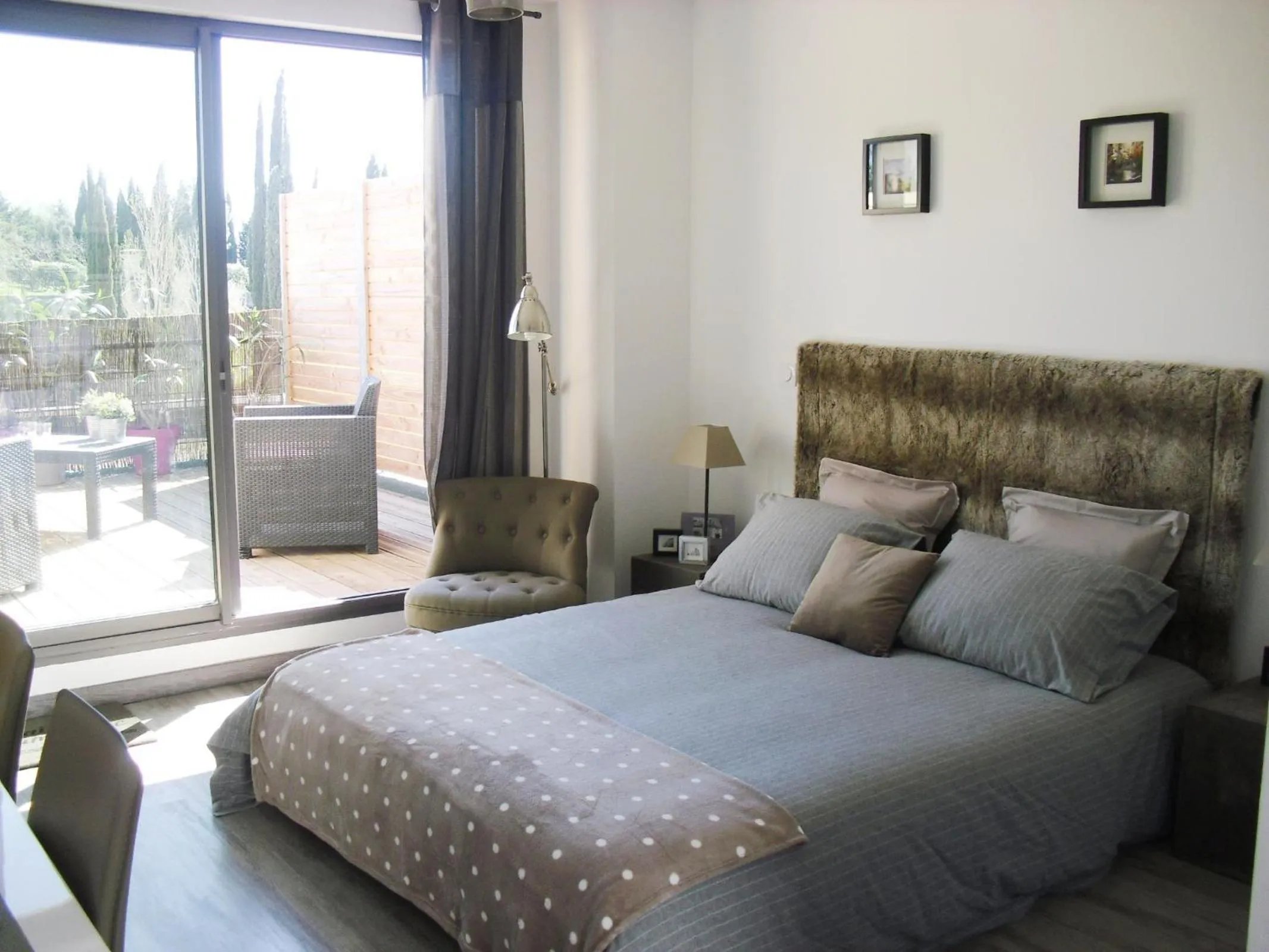 Bed in Studio à Deux Pas d'Aix