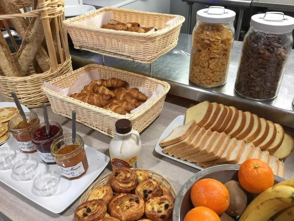 Breakfast in Studio à Deux Pas d'Aix