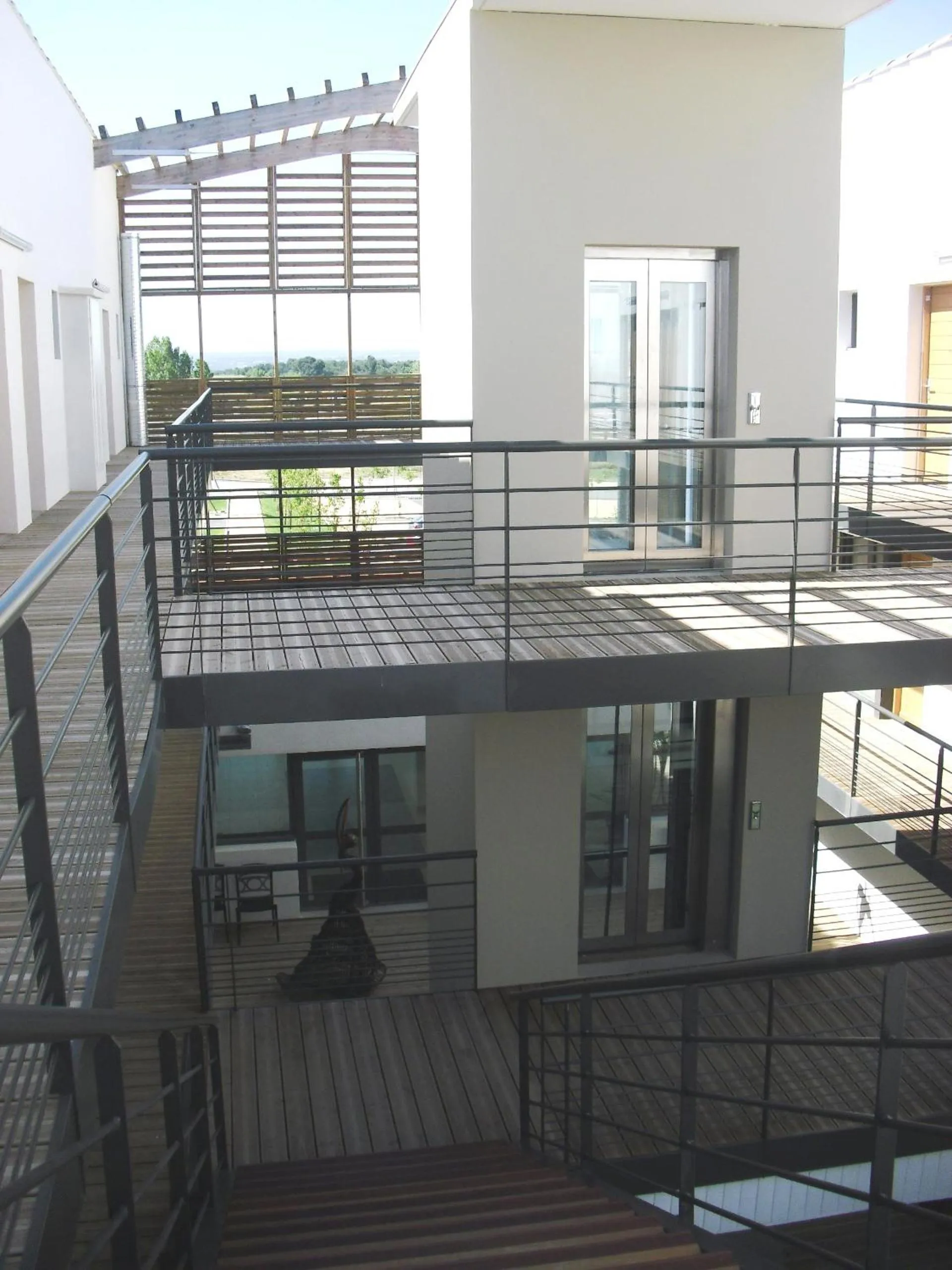 Property building in Studio à Deux Pas d'Aix