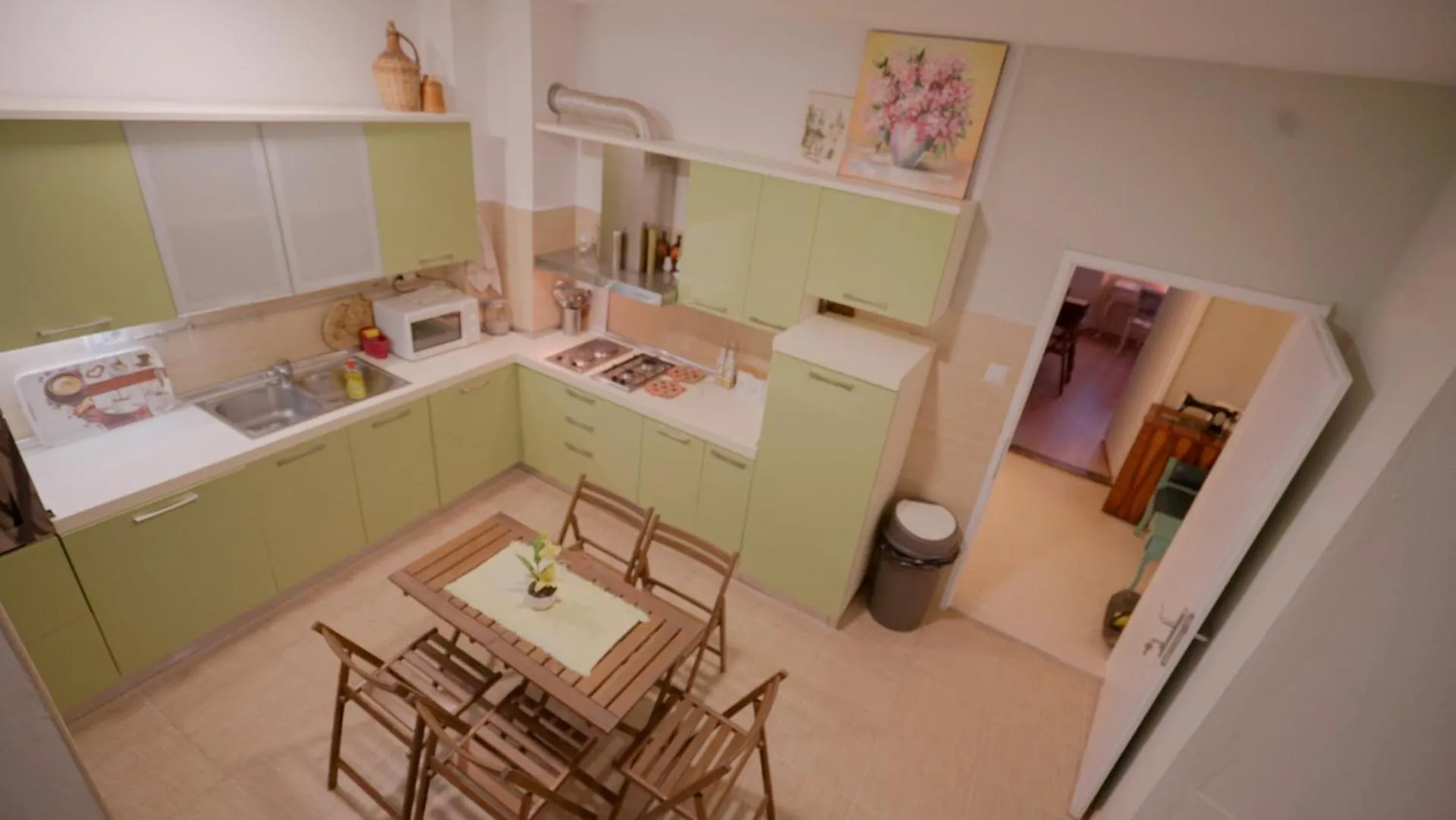Kitchen or kitchenette in FREEDOM HOSTEL